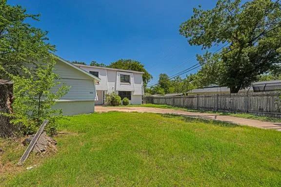 Photo 2 of 8524 S DRYFIELD DR