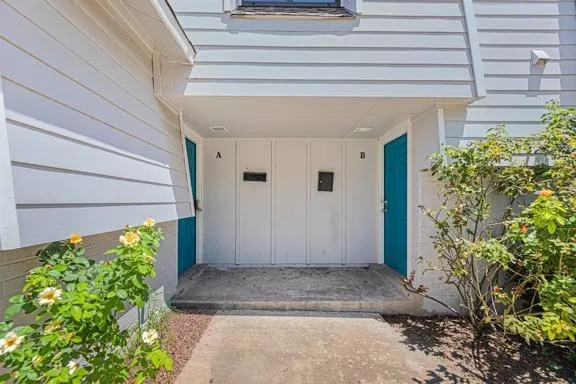 Photo 4 of 8524 S DRYFIELD DR