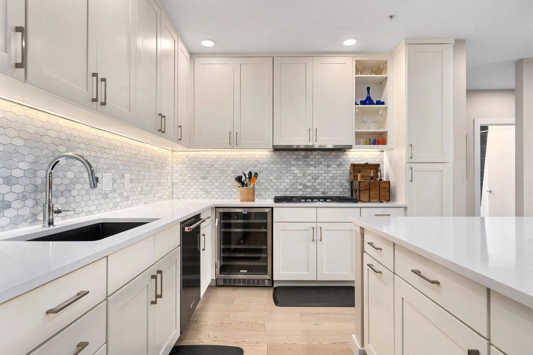 Photo 4 of 900 S 1ST ST #312
