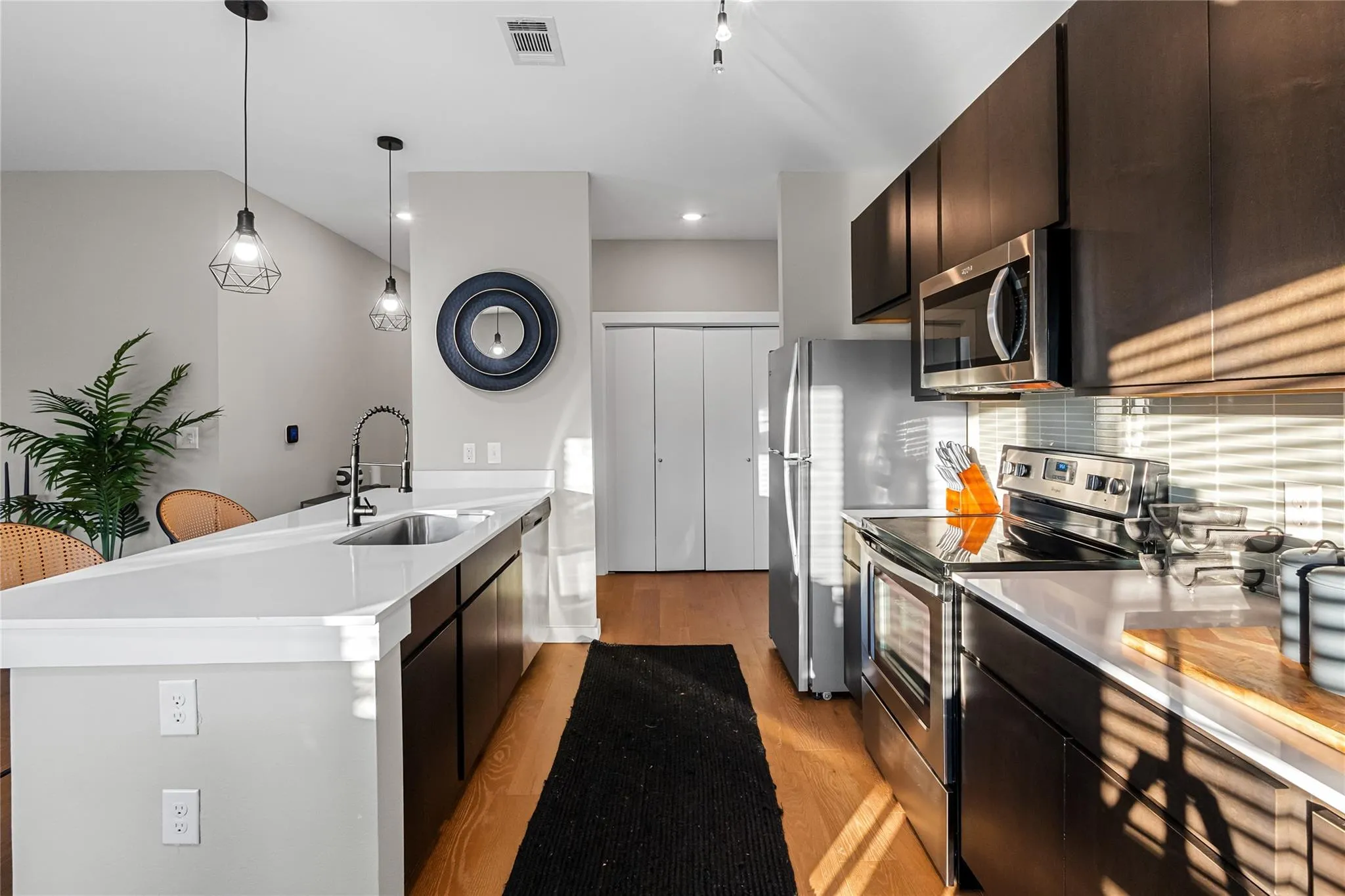 Photo 3 of 2505 THORNTON RD #3212