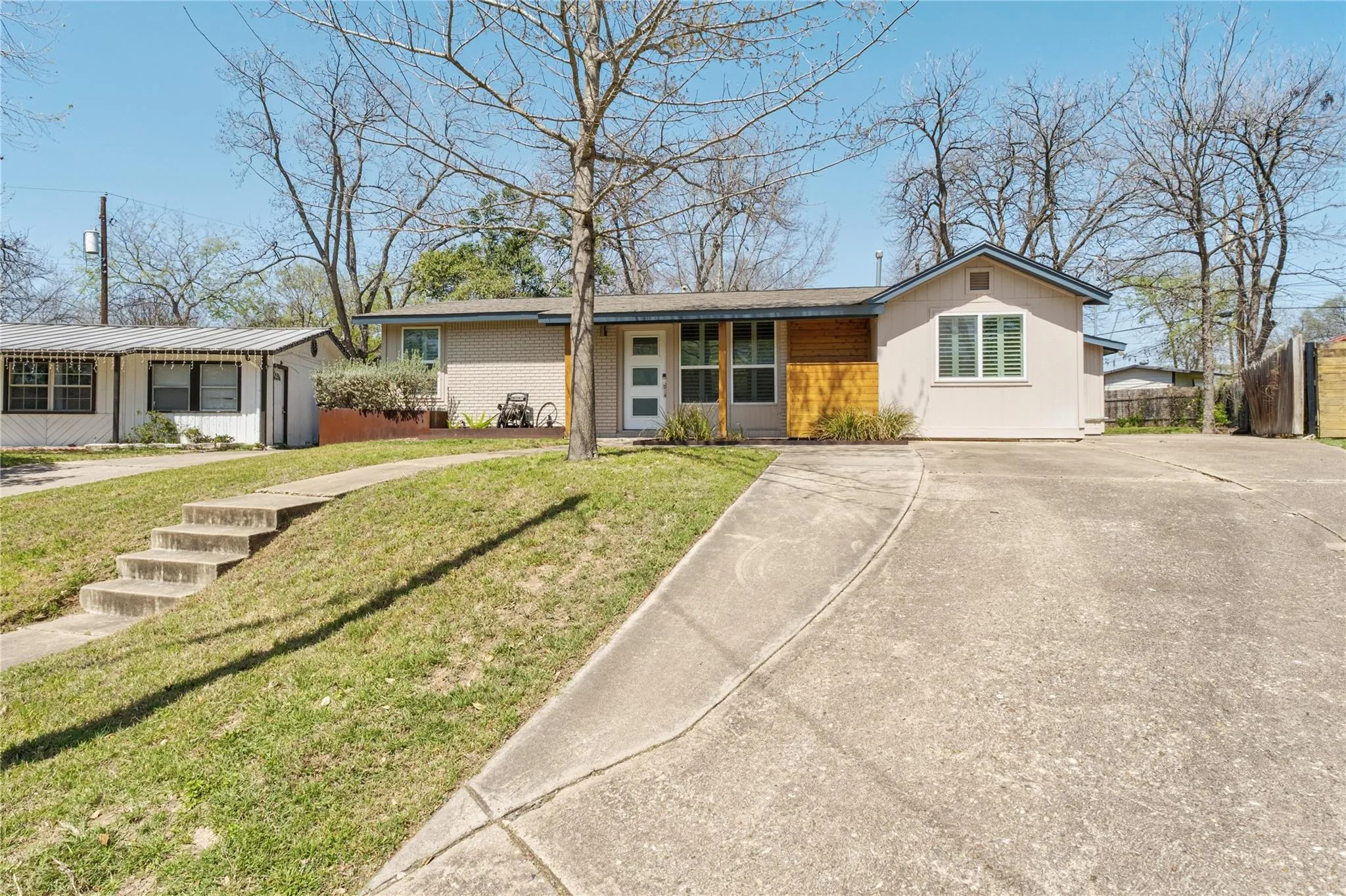 Photo 3 of 6414 KENILWORTH DR