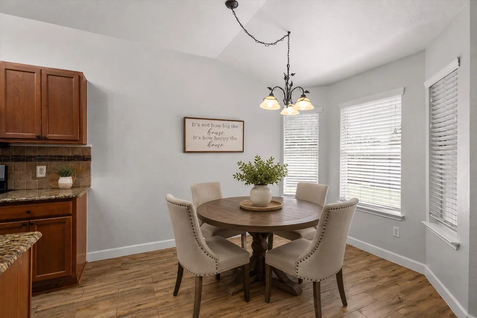 Photo 5 of 306 CRESTON ST