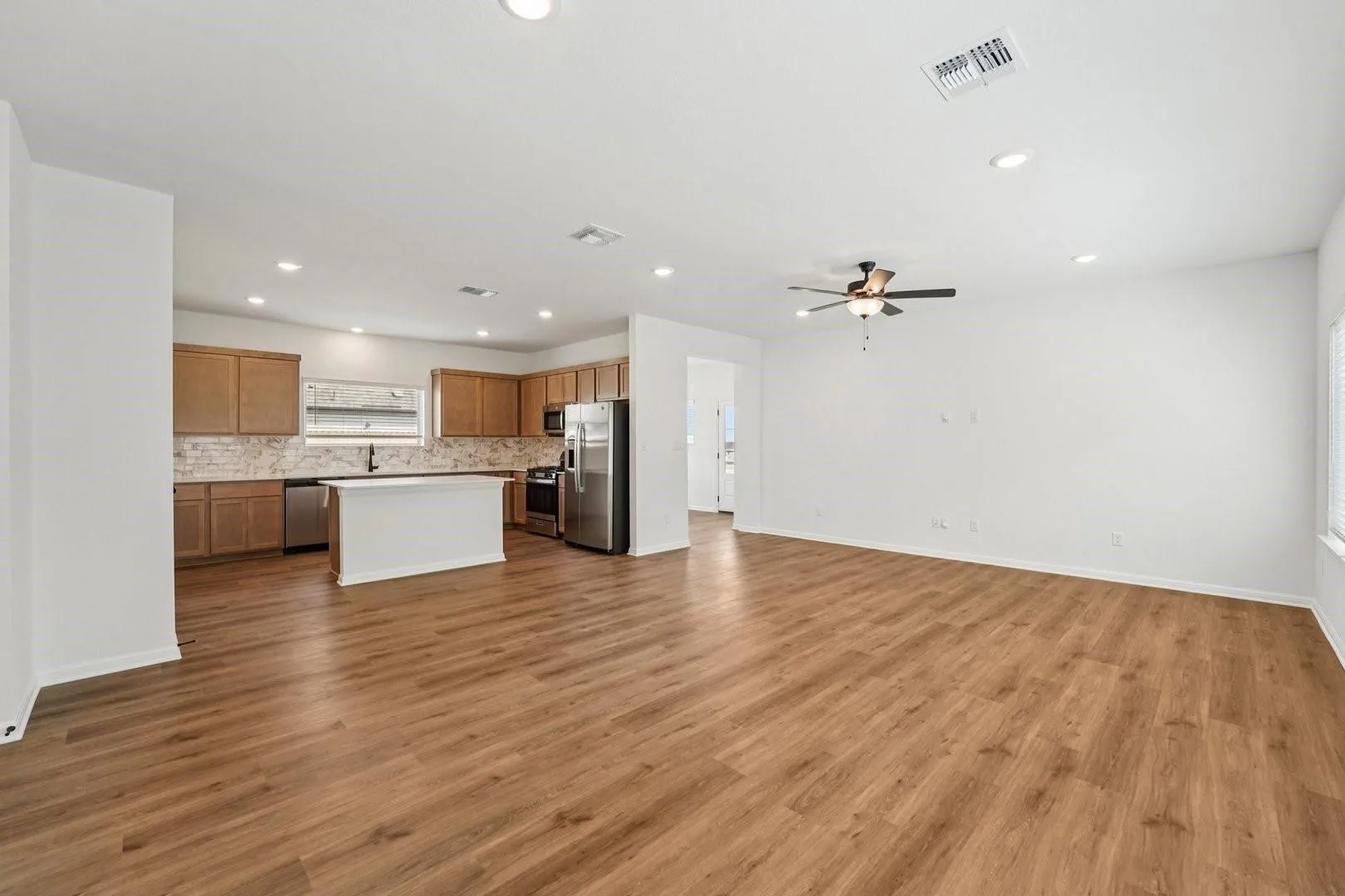Photo 4 of 238 BAY BREEZE DR
