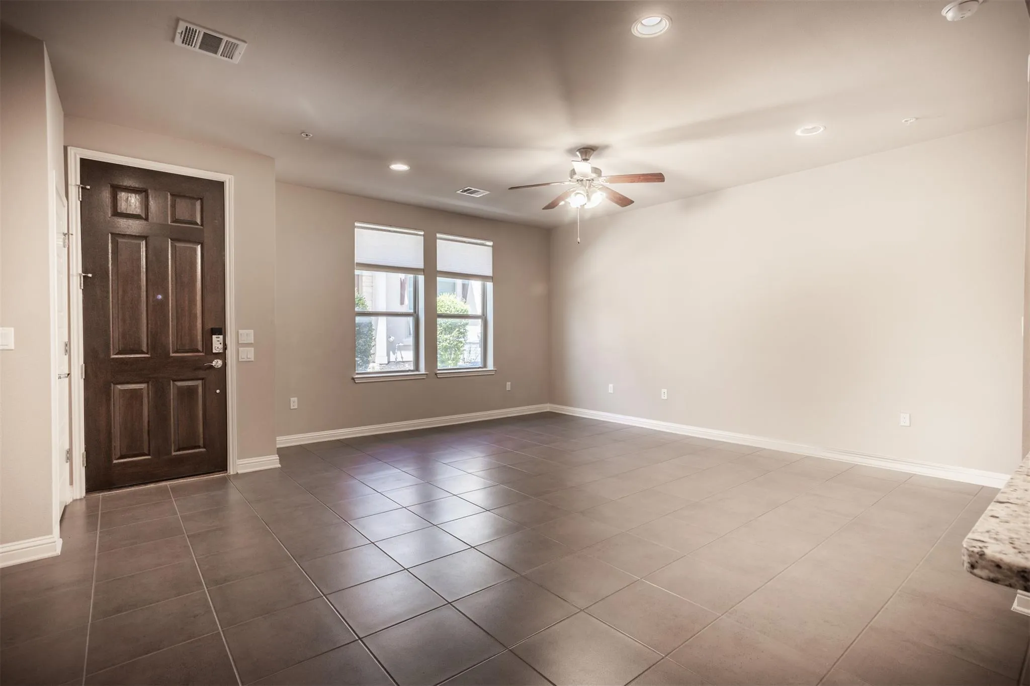 Photo 5 of 13800 LYNDHURST ST #332