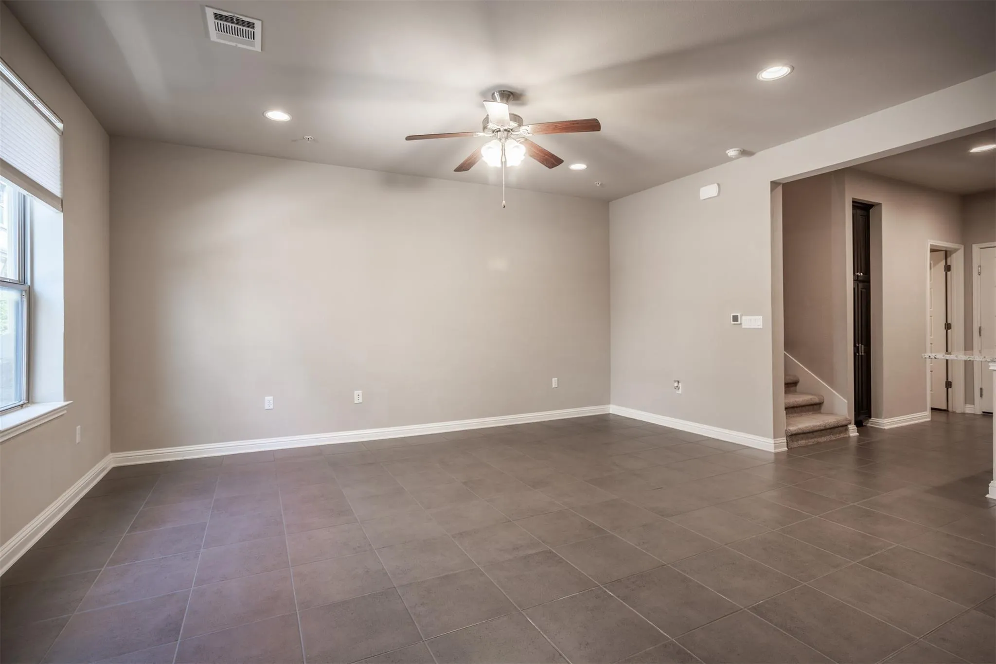 Photo 2 of 13800 LYNDHURST ST #332