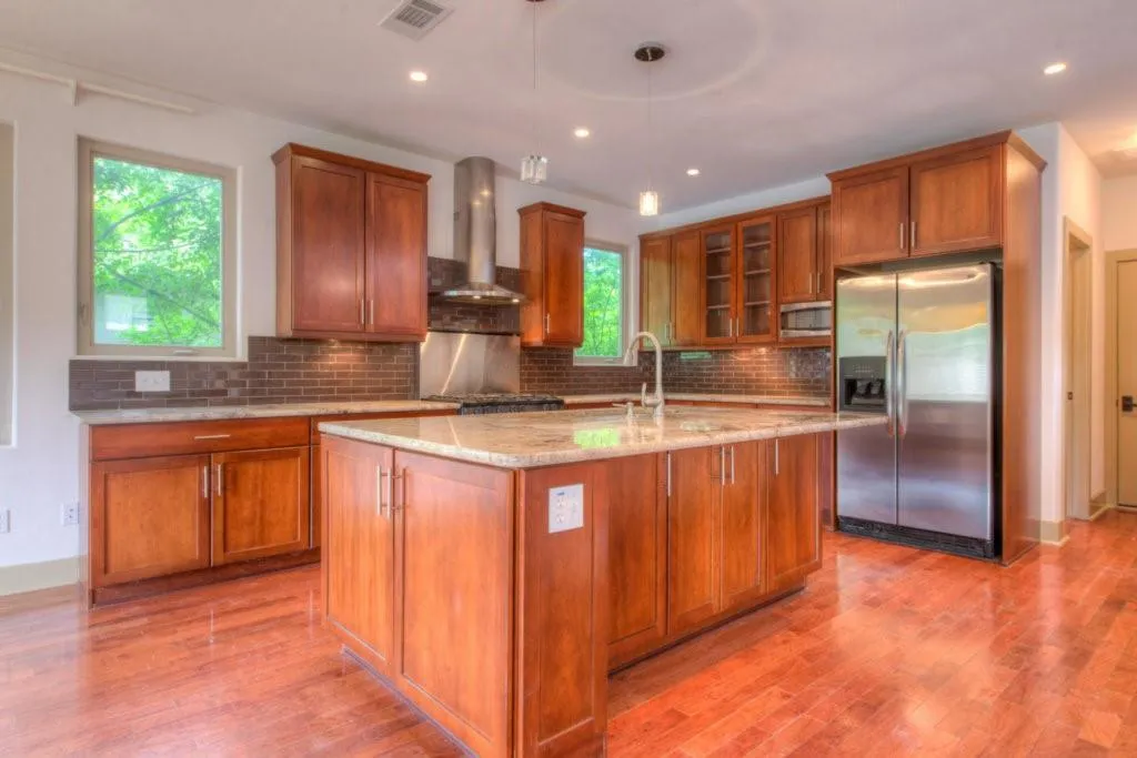 Photo of 605 PEACOCK LN #C, Austin, 78704
