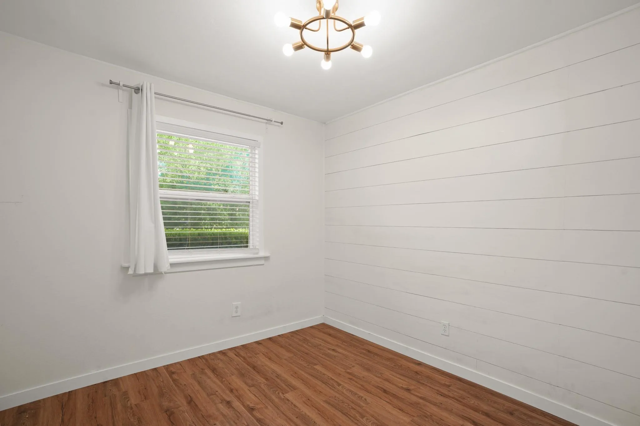 Photo 4 of 7903 BIXLER DR