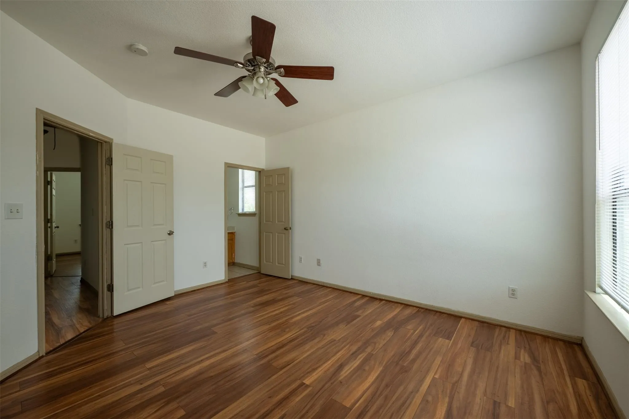 Photo 3 of 8901 PARKFIELD DR