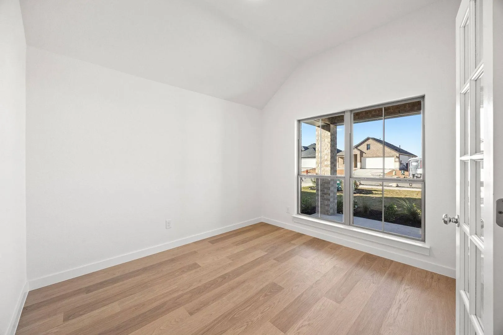 Photo 5 of 10906 MYSTIC TIMBER DR