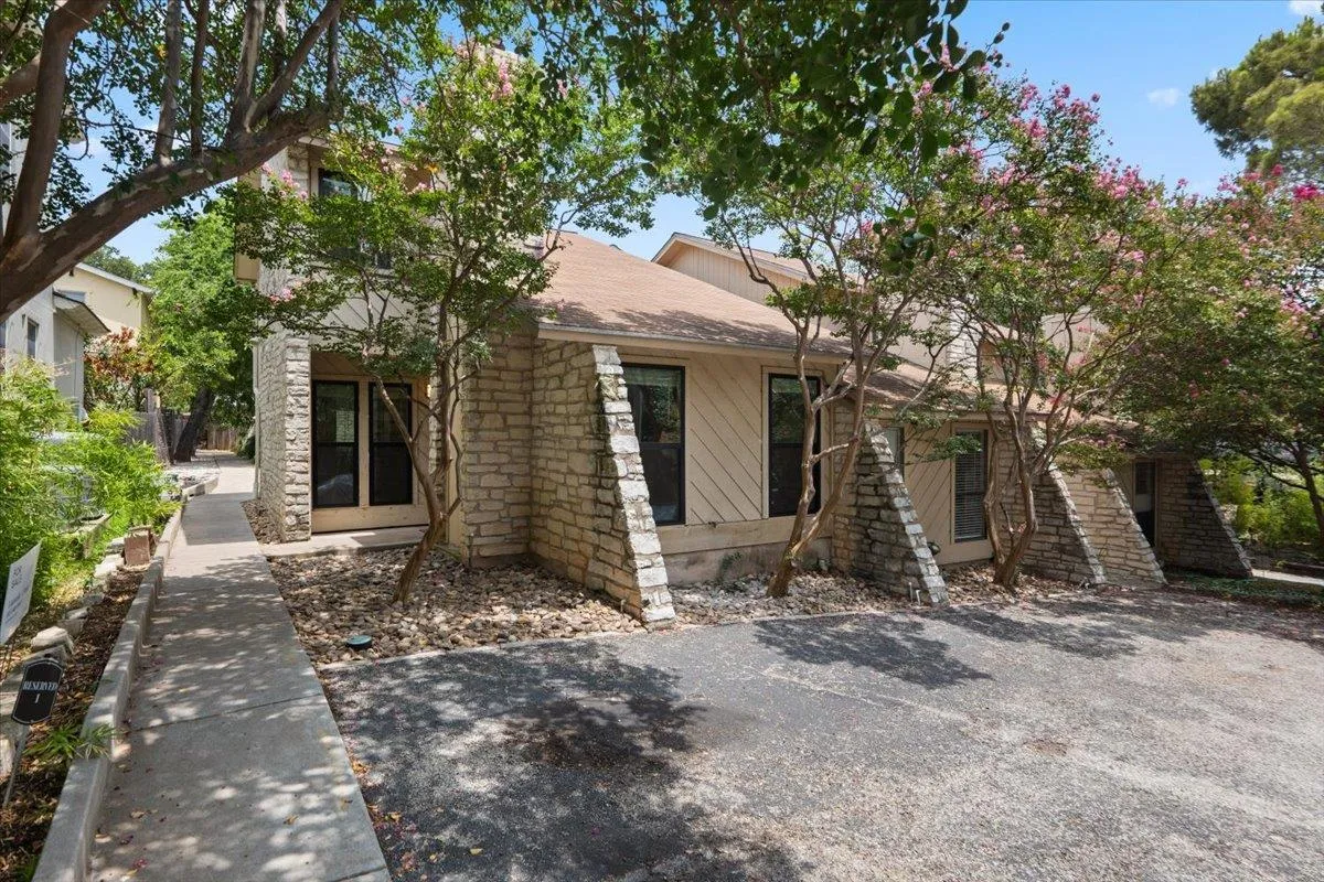 Photo 2 of 2500 ENFIELD RD #1