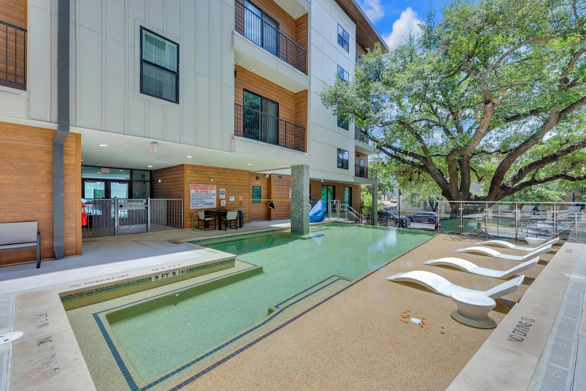Photo of 2500 LONGVIEW ST #323, Austin, 78705