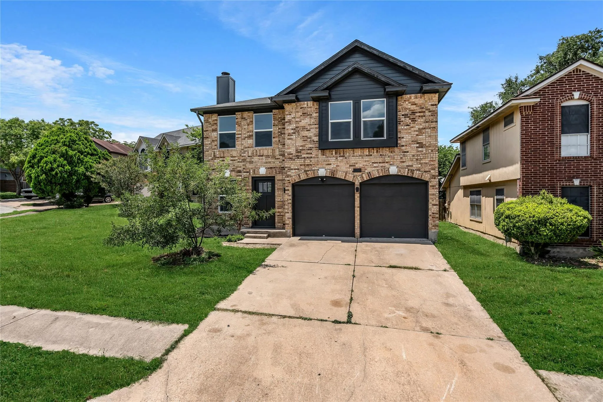 Photo 3 of 13916 MARICELLA LN