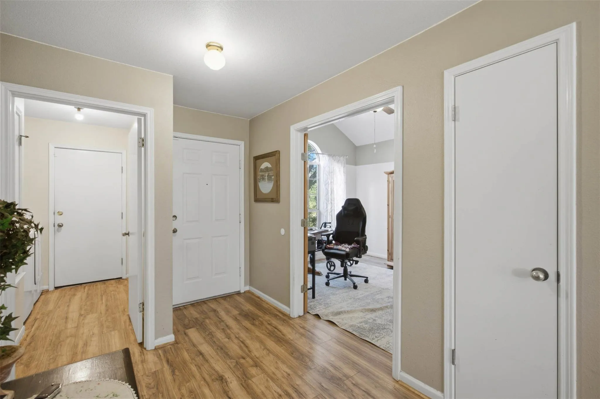 Photo 3 of 1717 RENDOVA LN