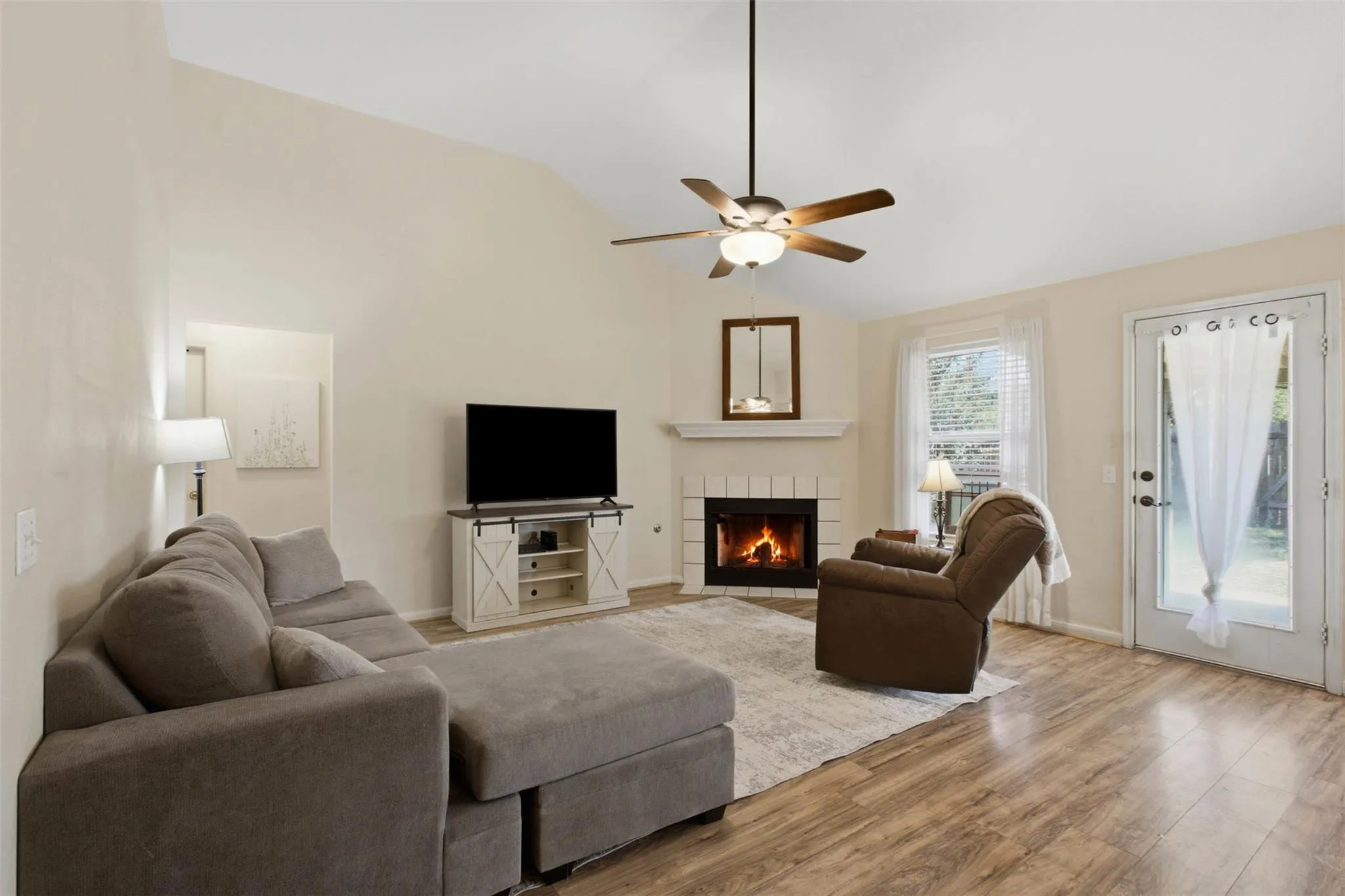 Photo 2 of 1717 RENDOVA LN