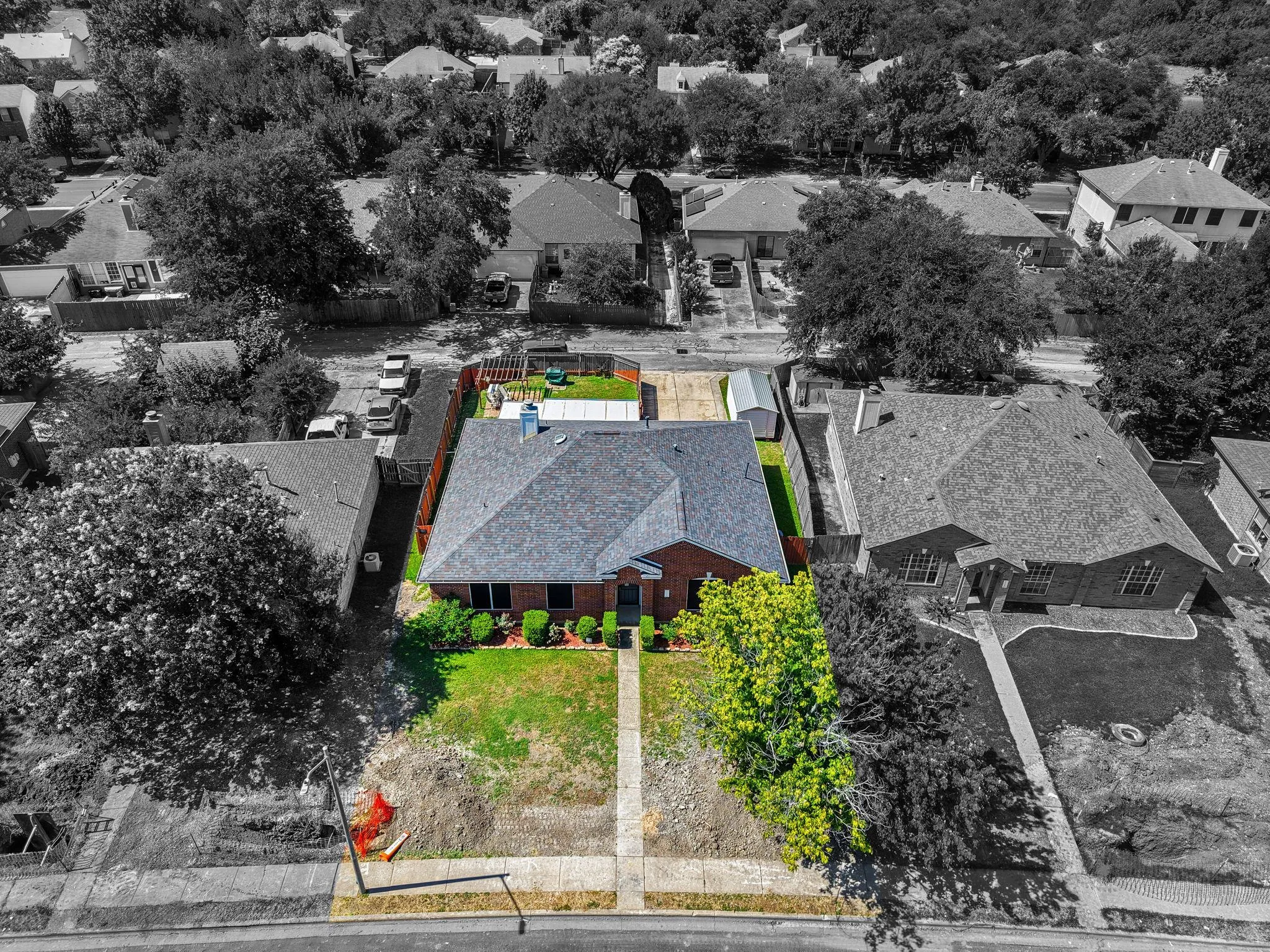 Photo 2 of 1121 BLACK LOCUST DR