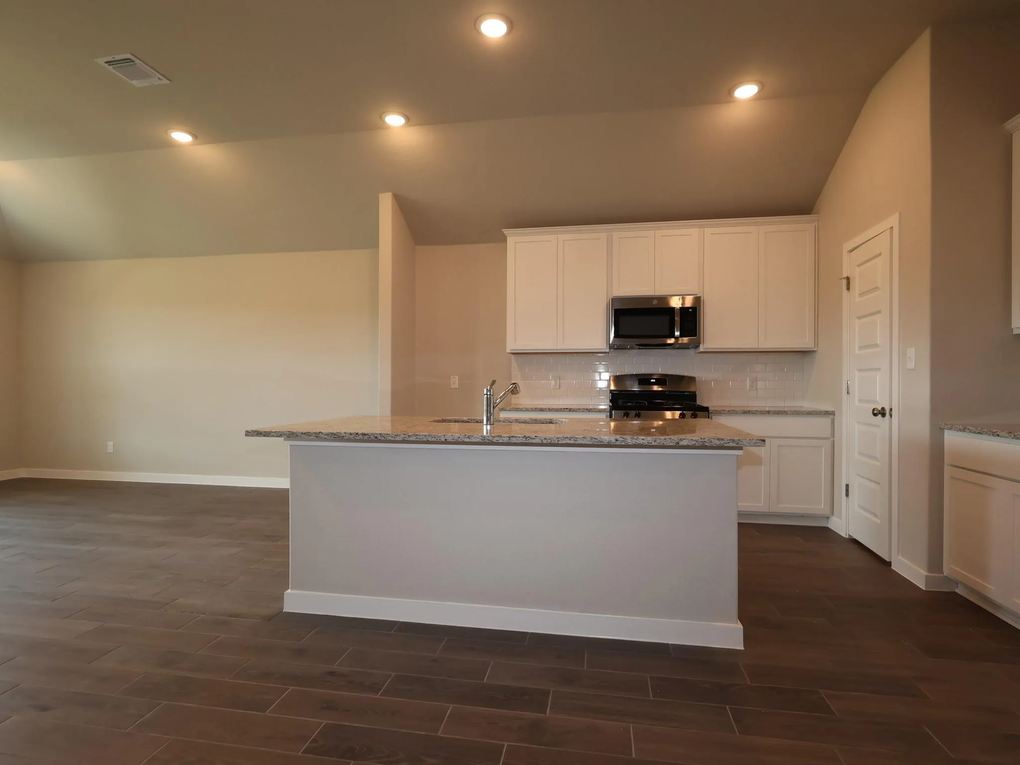 Photo 4 of 10209 MAJESTIC HAWK WAY