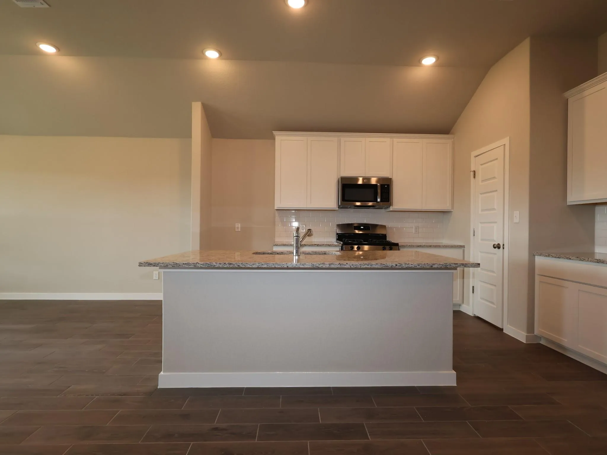 Photo 3 of 10209 MAJESTIC HAWK WAY
