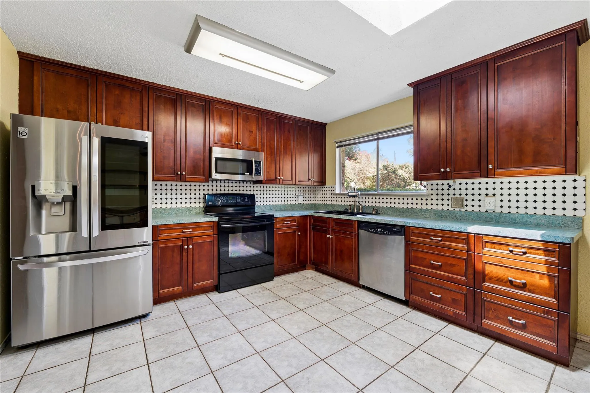Photo 4 of 12715 CRYSTAL CREEK DR