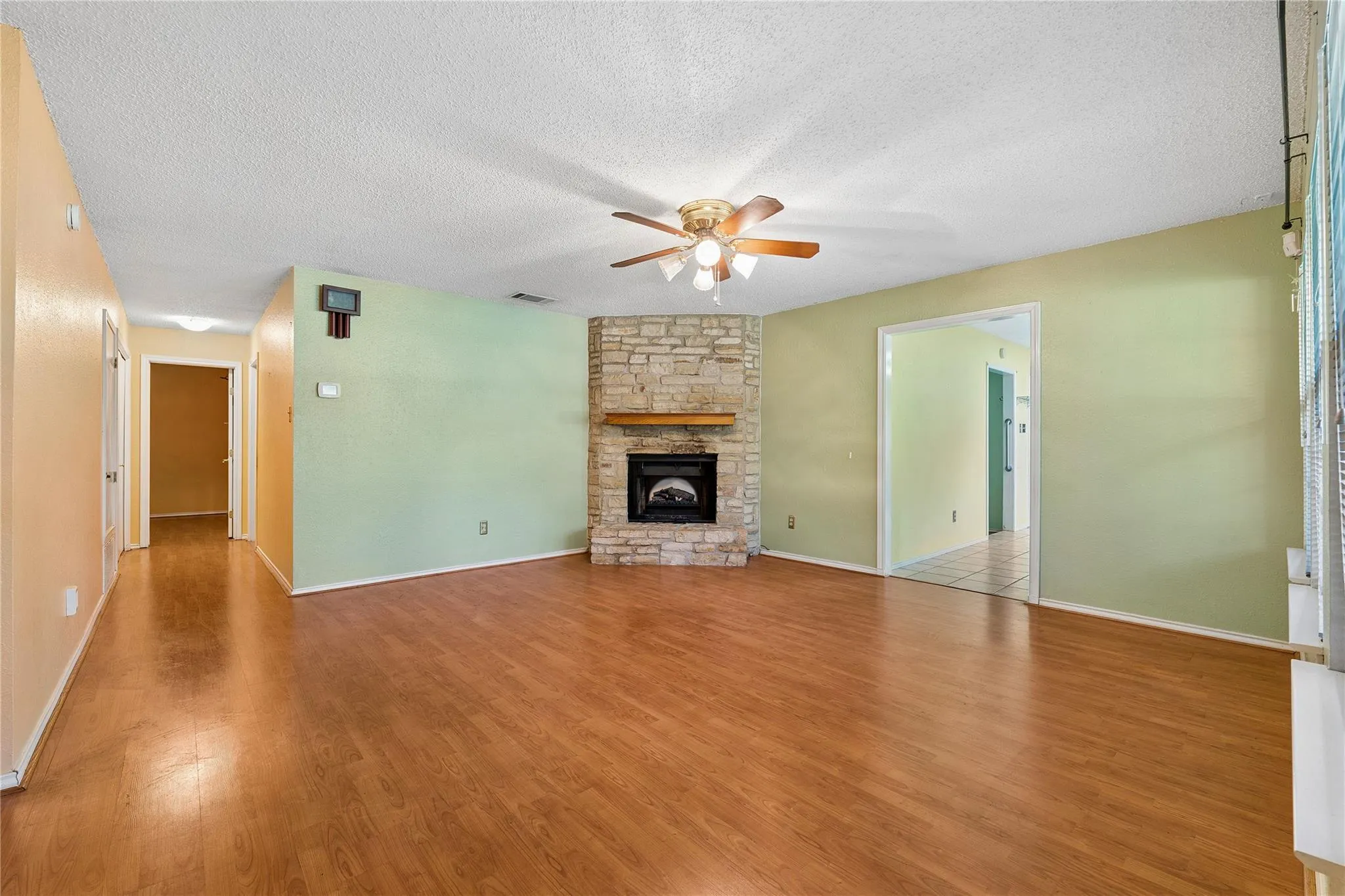 Photo 5 of 12715 CRYSTAL CREEK DR