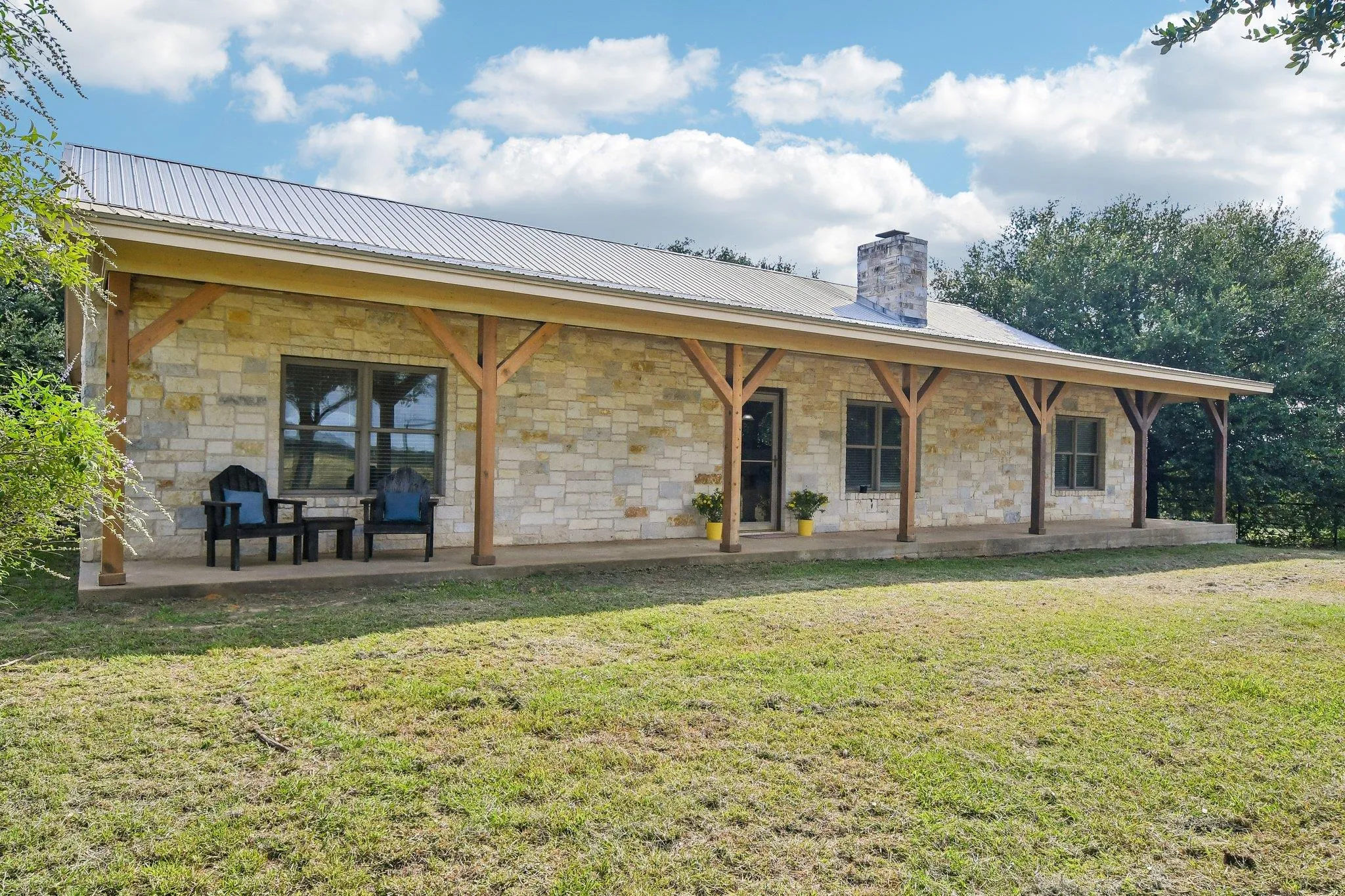 Photo of 387 GOERTZ DR, Red Rock, TX, 78662