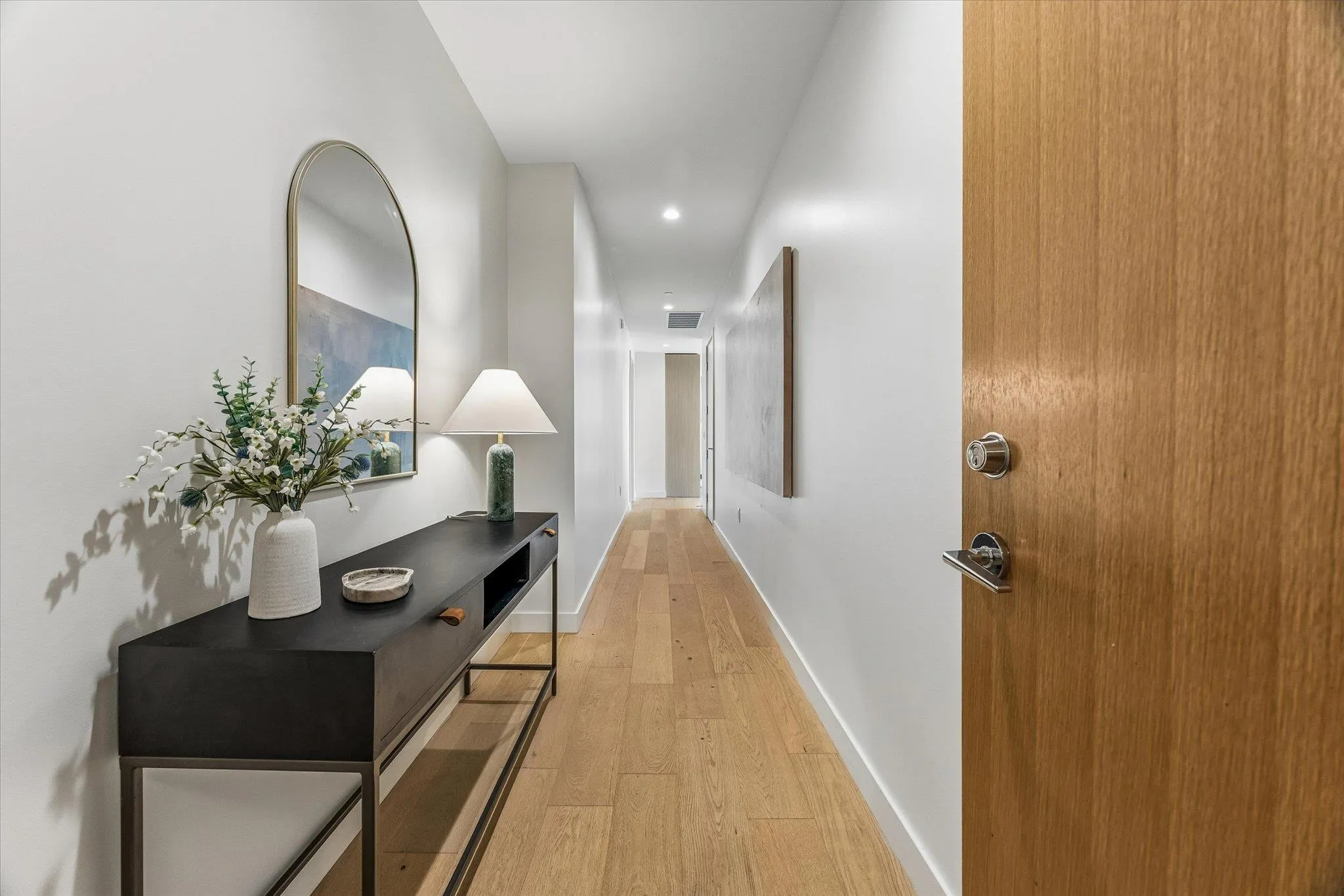 Photo 4 of 44 EAST AVE #1407