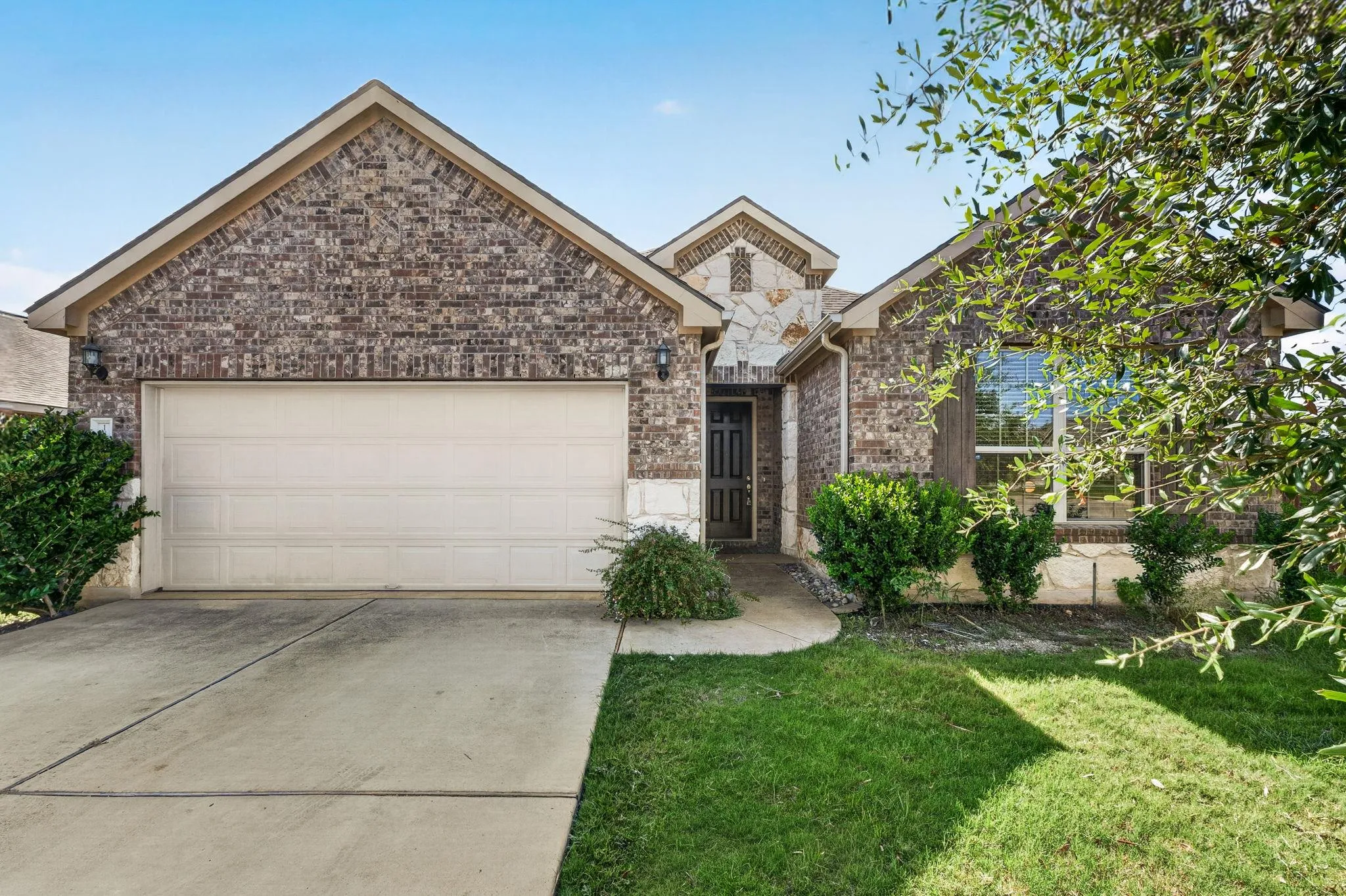 Photo 3 of 18201 WINNOW WAY