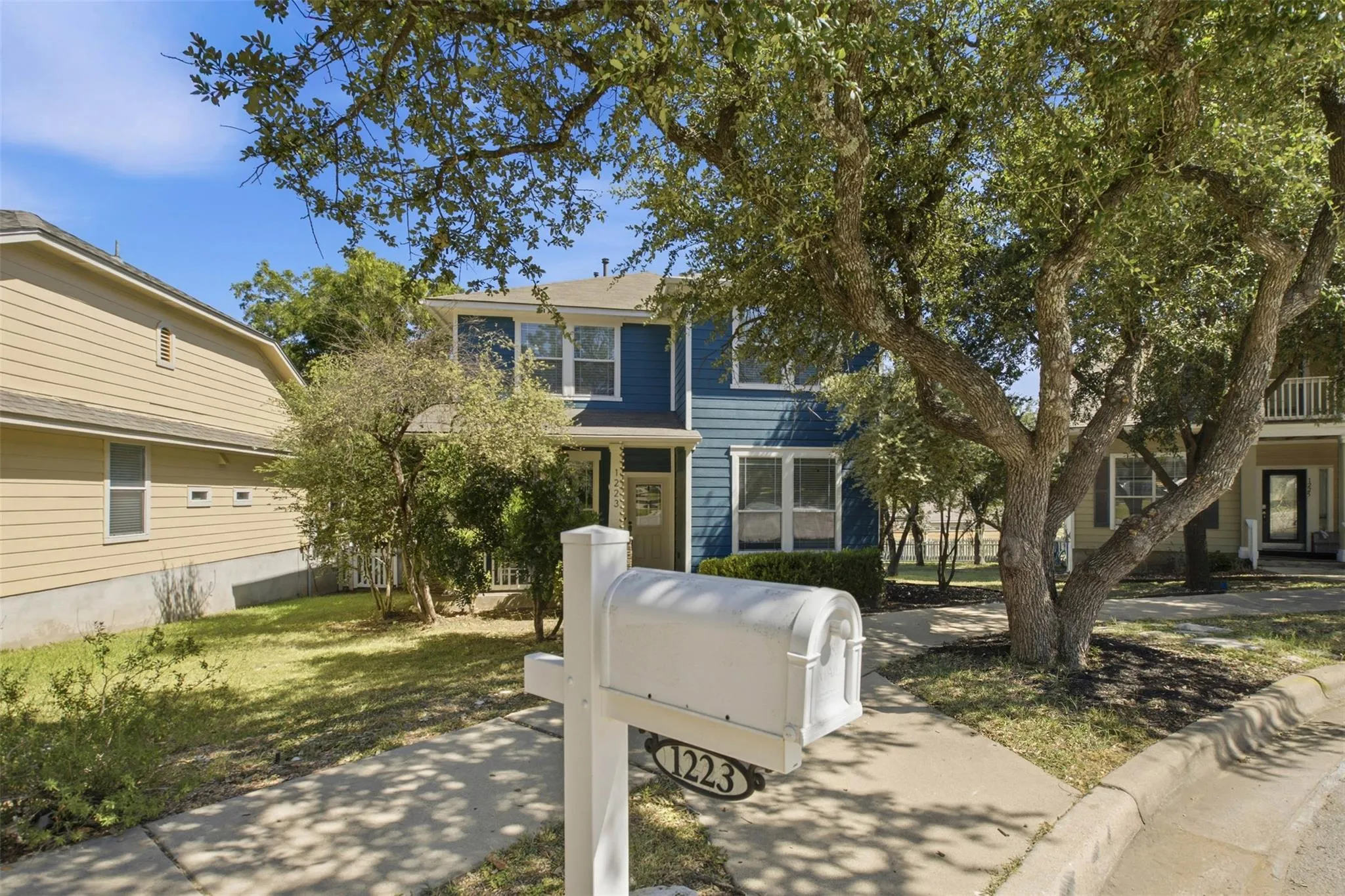 Photo 2 of 1223 PEYTON PL