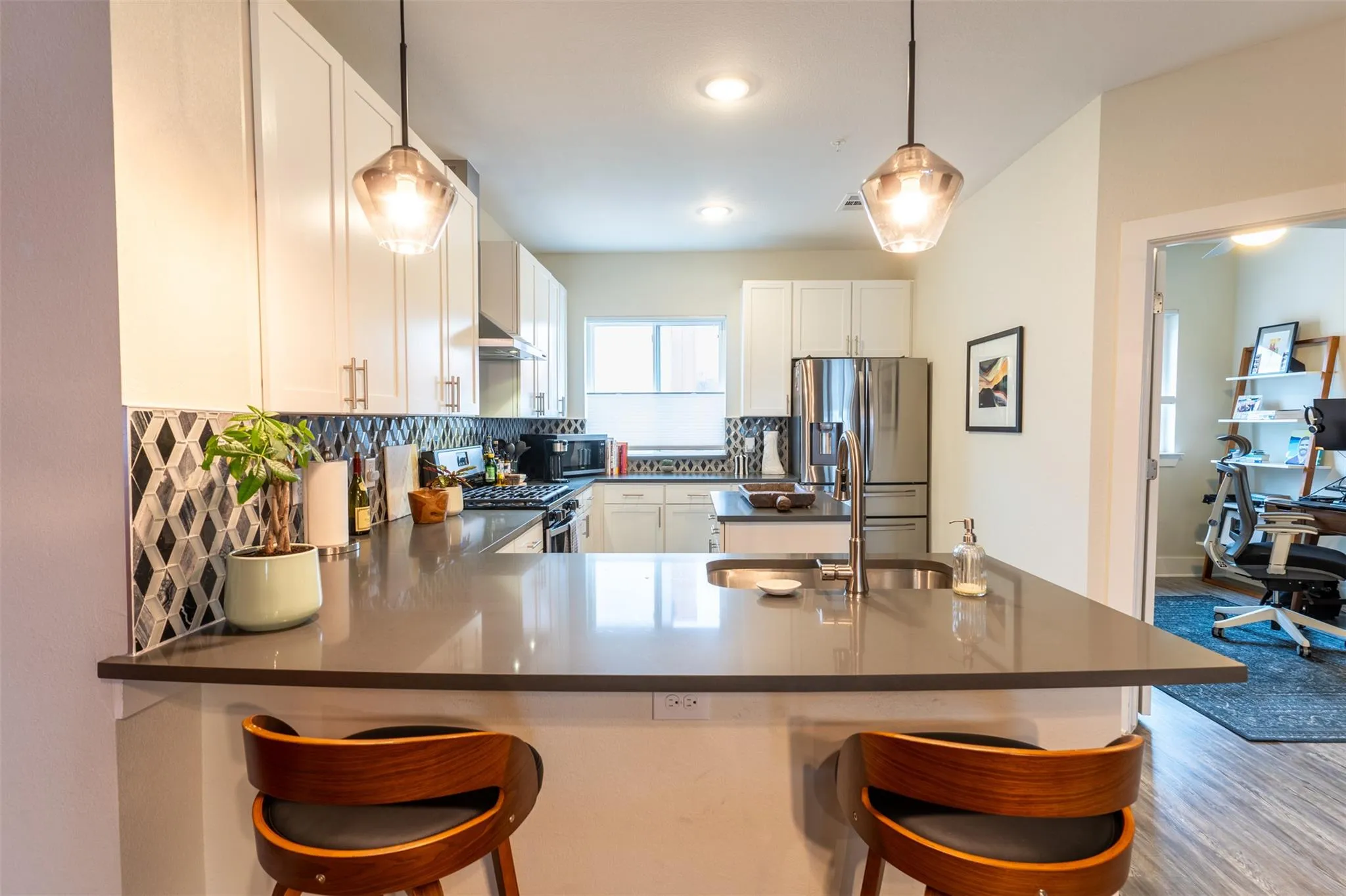 Photo 4 of 2827 MANOR RD #2202