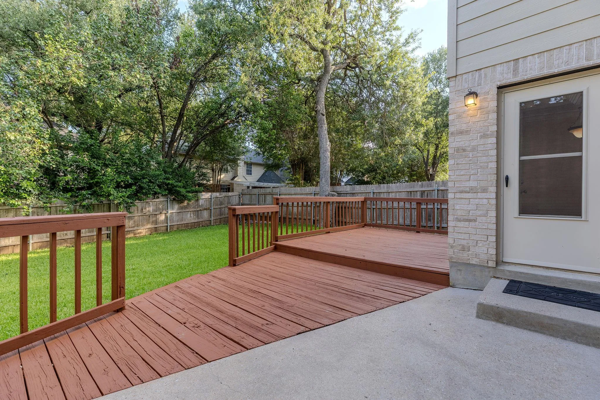Photo 5 of 2021 WOODGLEN DR