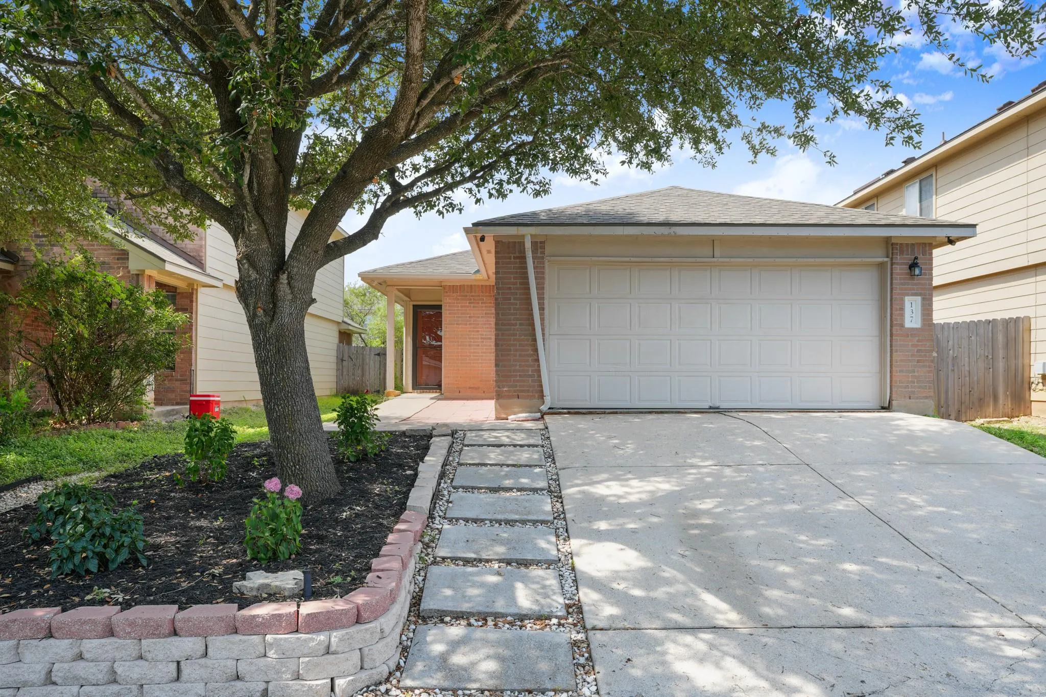 Photo of 137 HILLHOUSE LN, Manchaca, TX, 78652