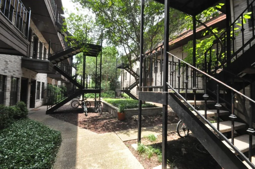 Photo 2 of 2216 SAN GABRIEL ST #203