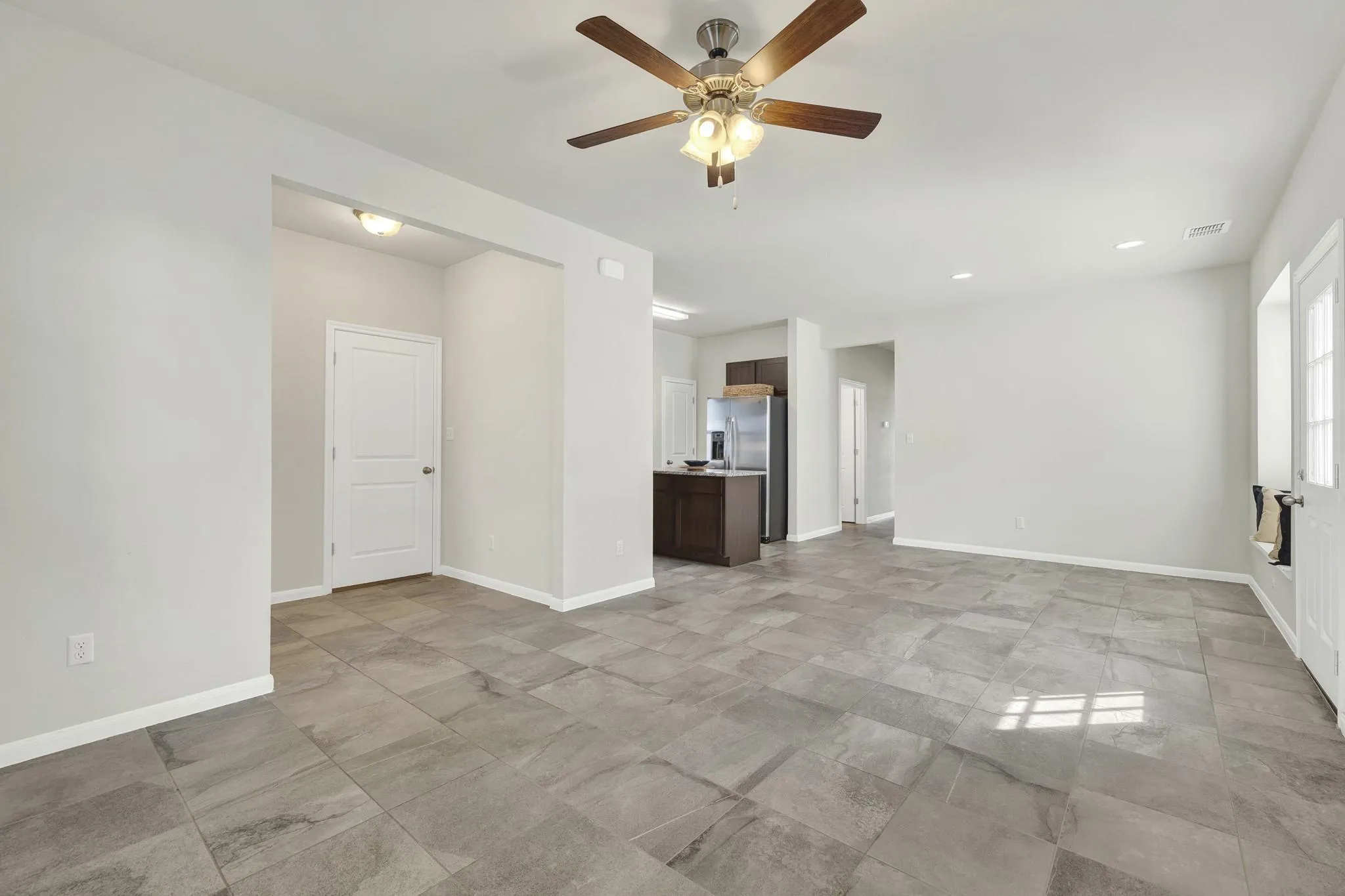 Photo 5 of 109 BOSQUE DR