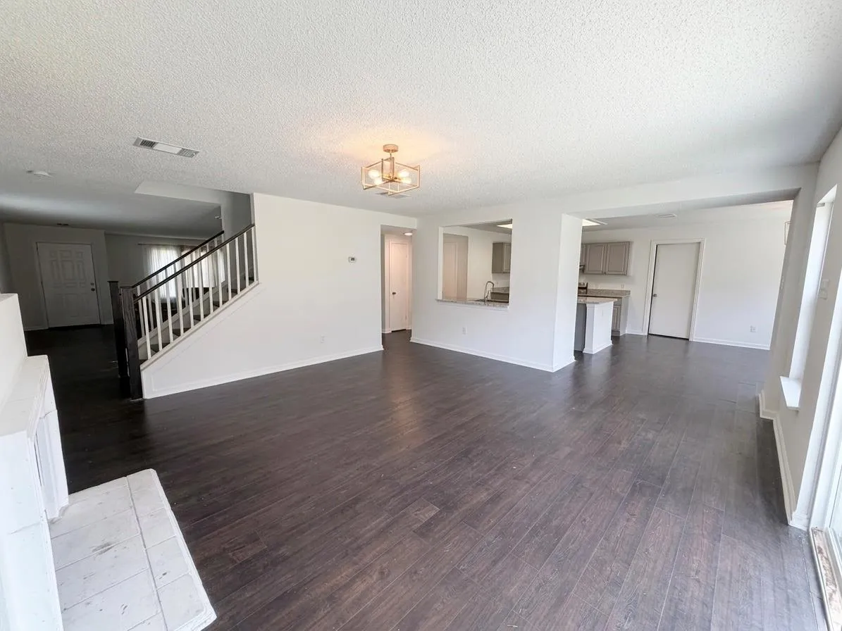 Photo 5 of 1707 TREELINE DR