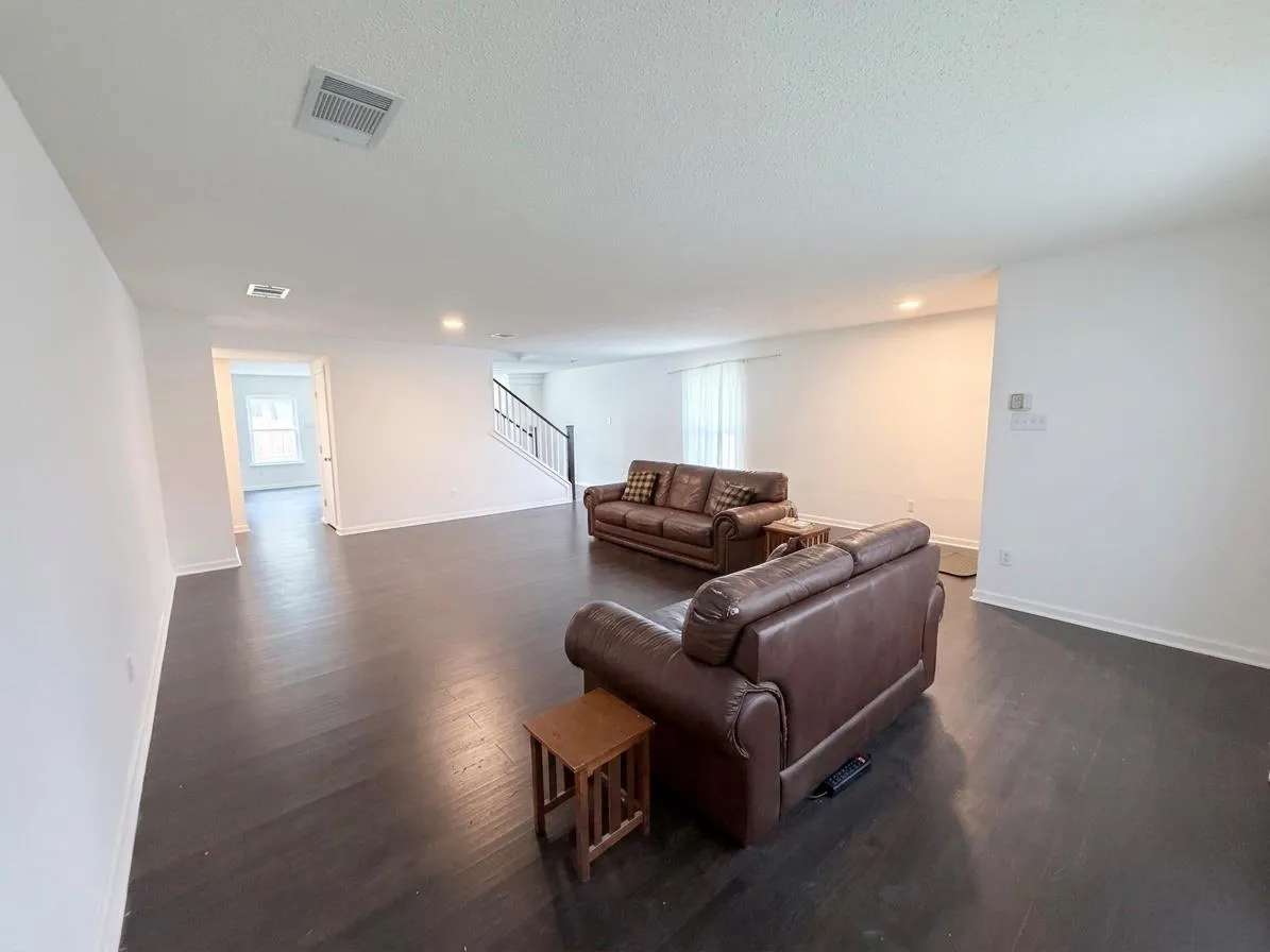 Photo 4 of 1707 TREELINE DR