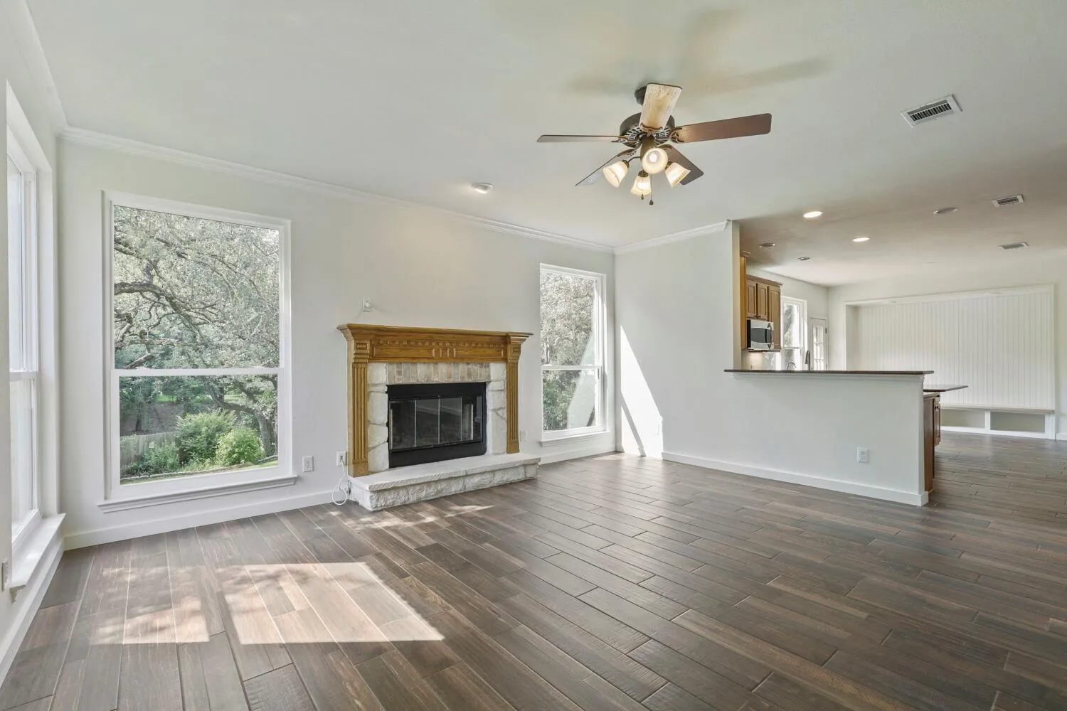 Photo 4 of 12052 TULARE DR