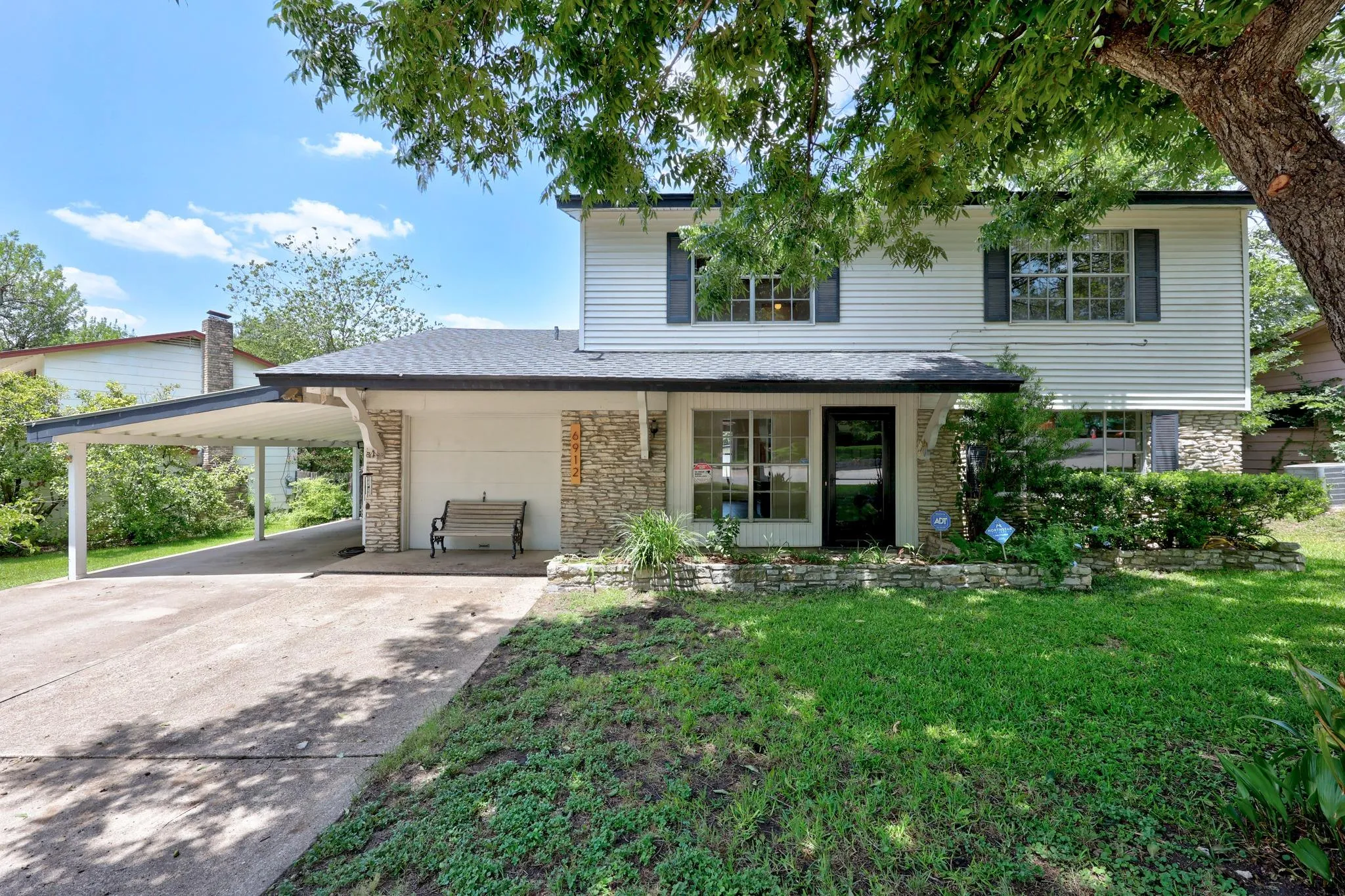 Photo 2 of 6912 LANGSTON DR