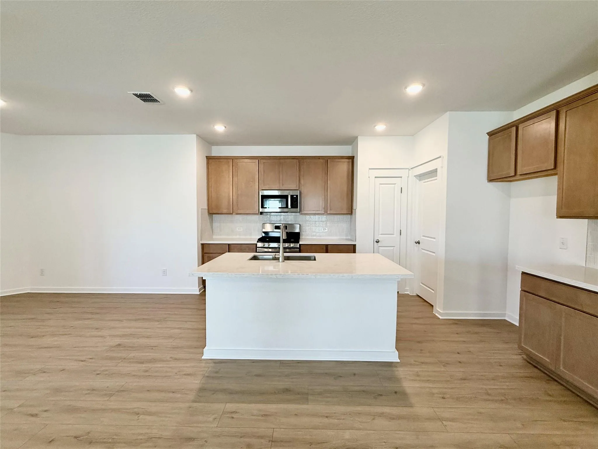 Photo 4 of 20412 CASSIDY LN