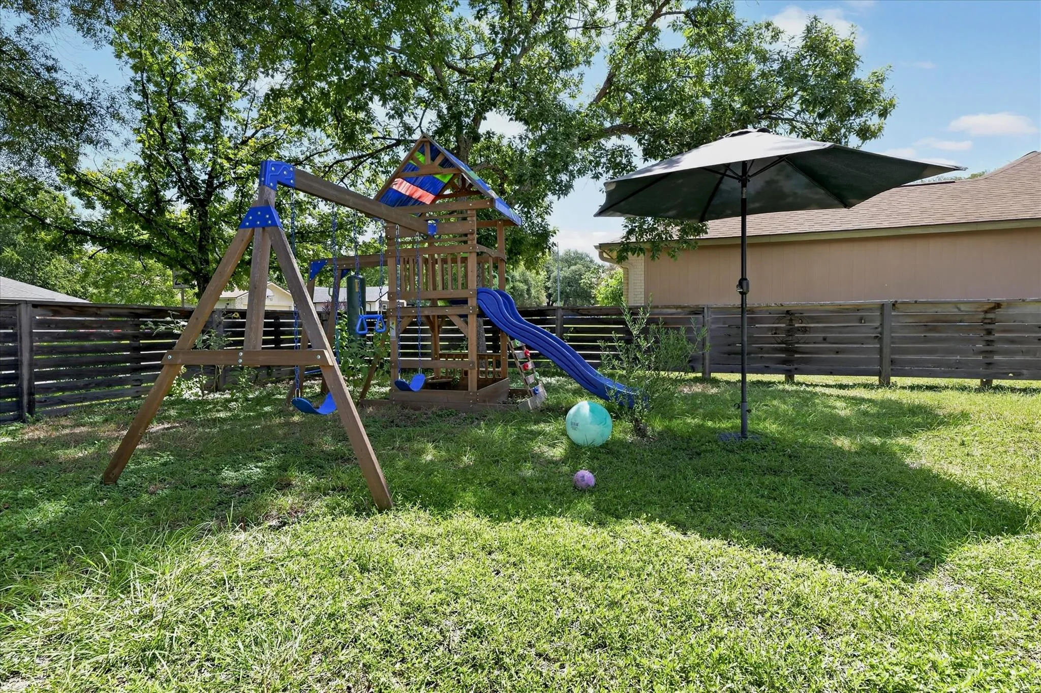 Photo 2 of 1213 DUNSTAN DR