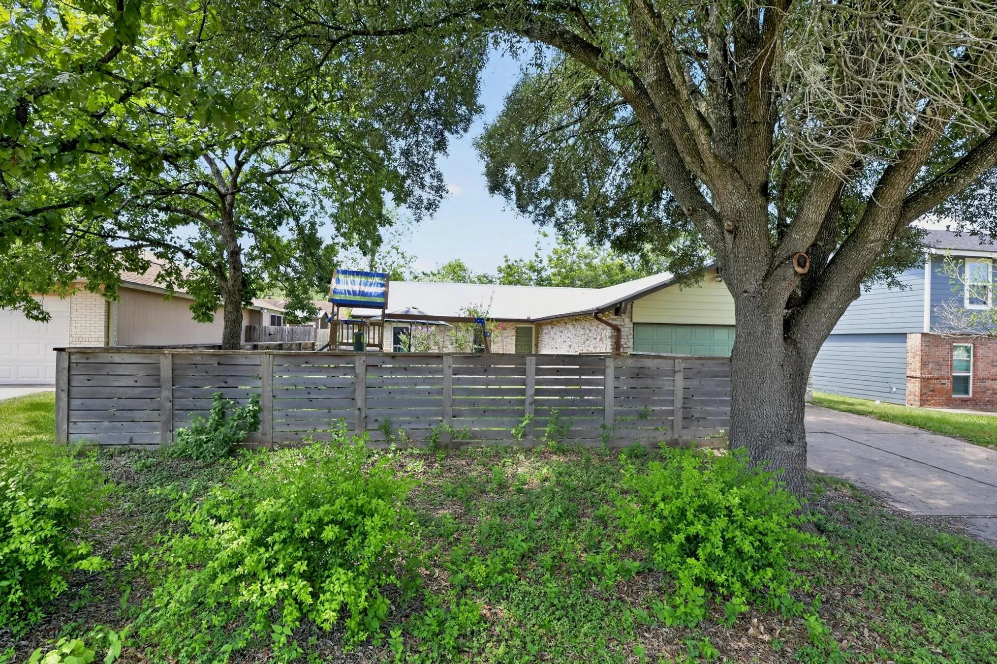 Photo of 1213 DUNSTAN DR, Austin, TX, 78745