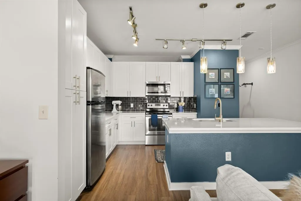Photo 5 of 1900 BARTON SPRINGS RD #3038