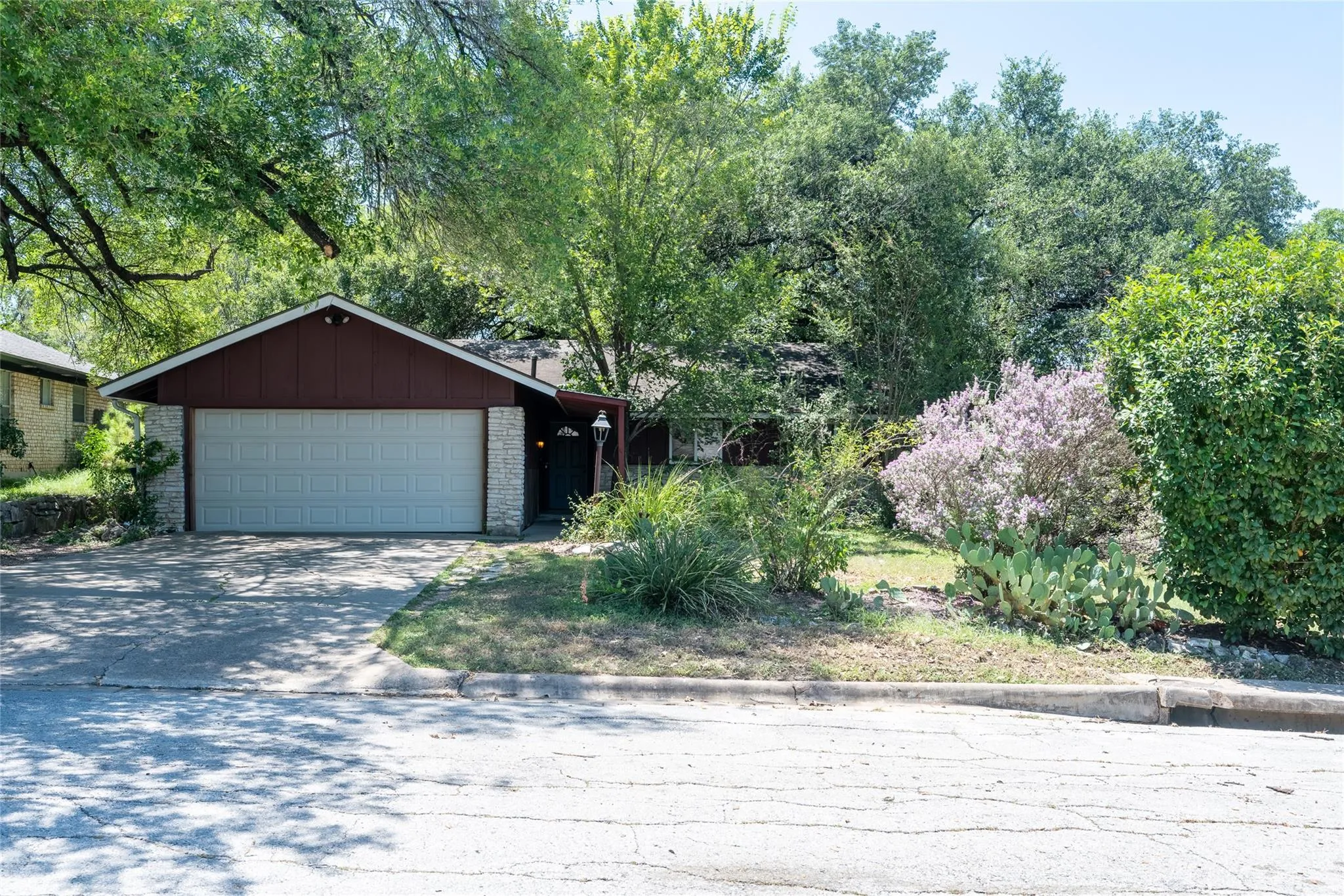 Photo 3 of 6601 ASHLAND DR