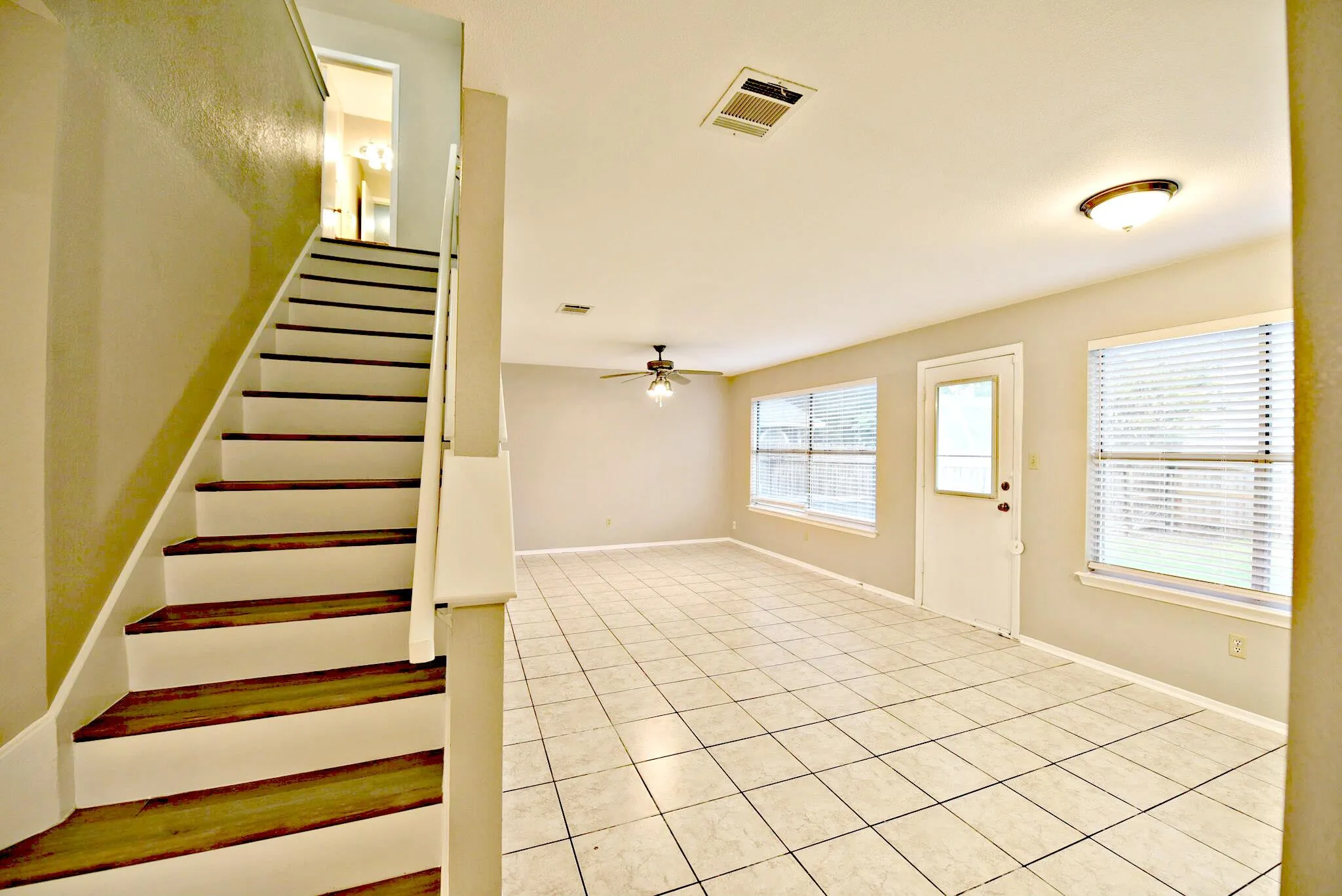 Photo 5 of 12801 MARGIT DR