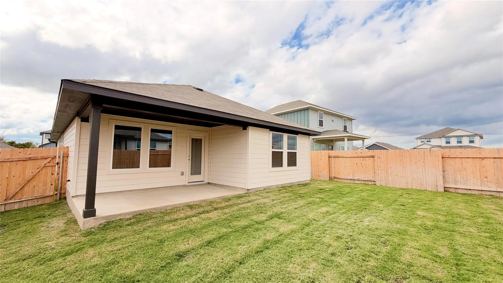 Photo 5 of 113 WOODBROOK DR