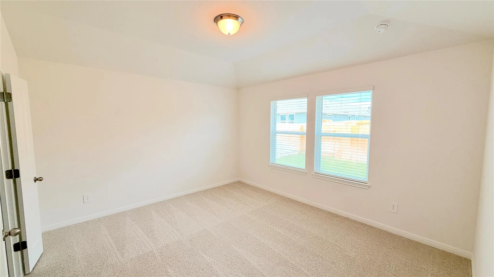 Photo 3 of 113 WOODBROOK DR