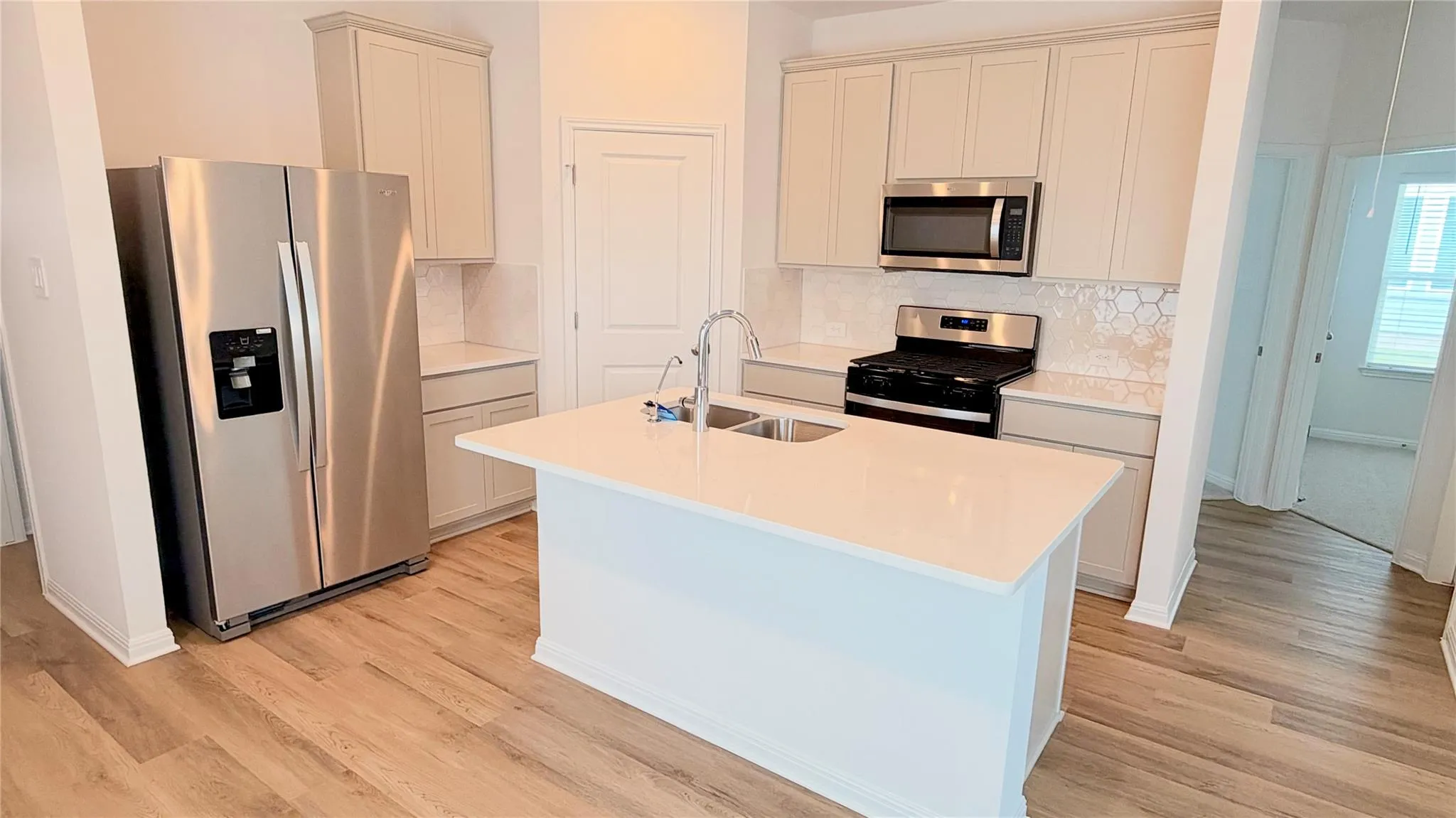 Photo 2 of 113 WOODBROOK DR