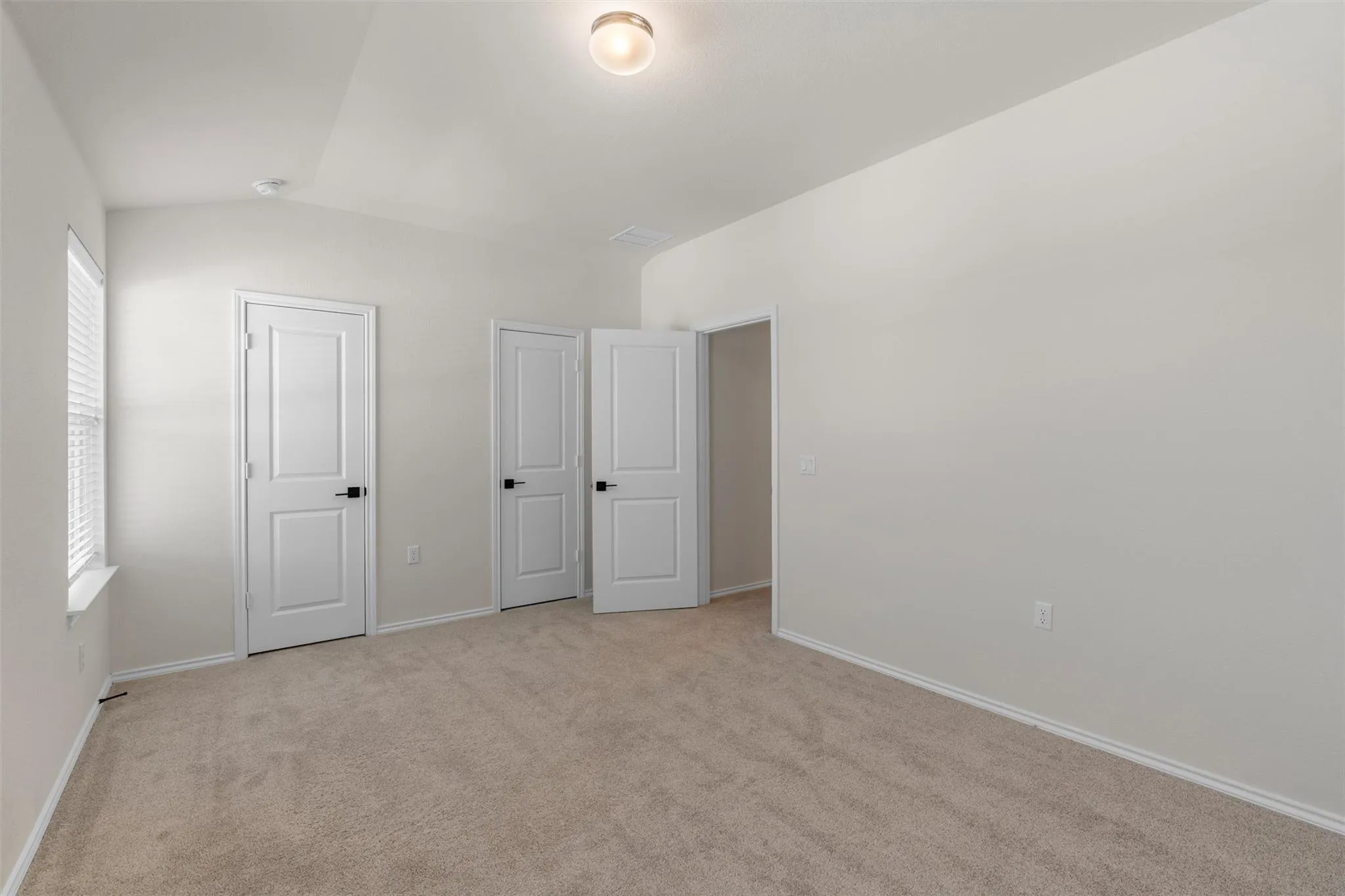 Photo 5 of 4712 PELL RD