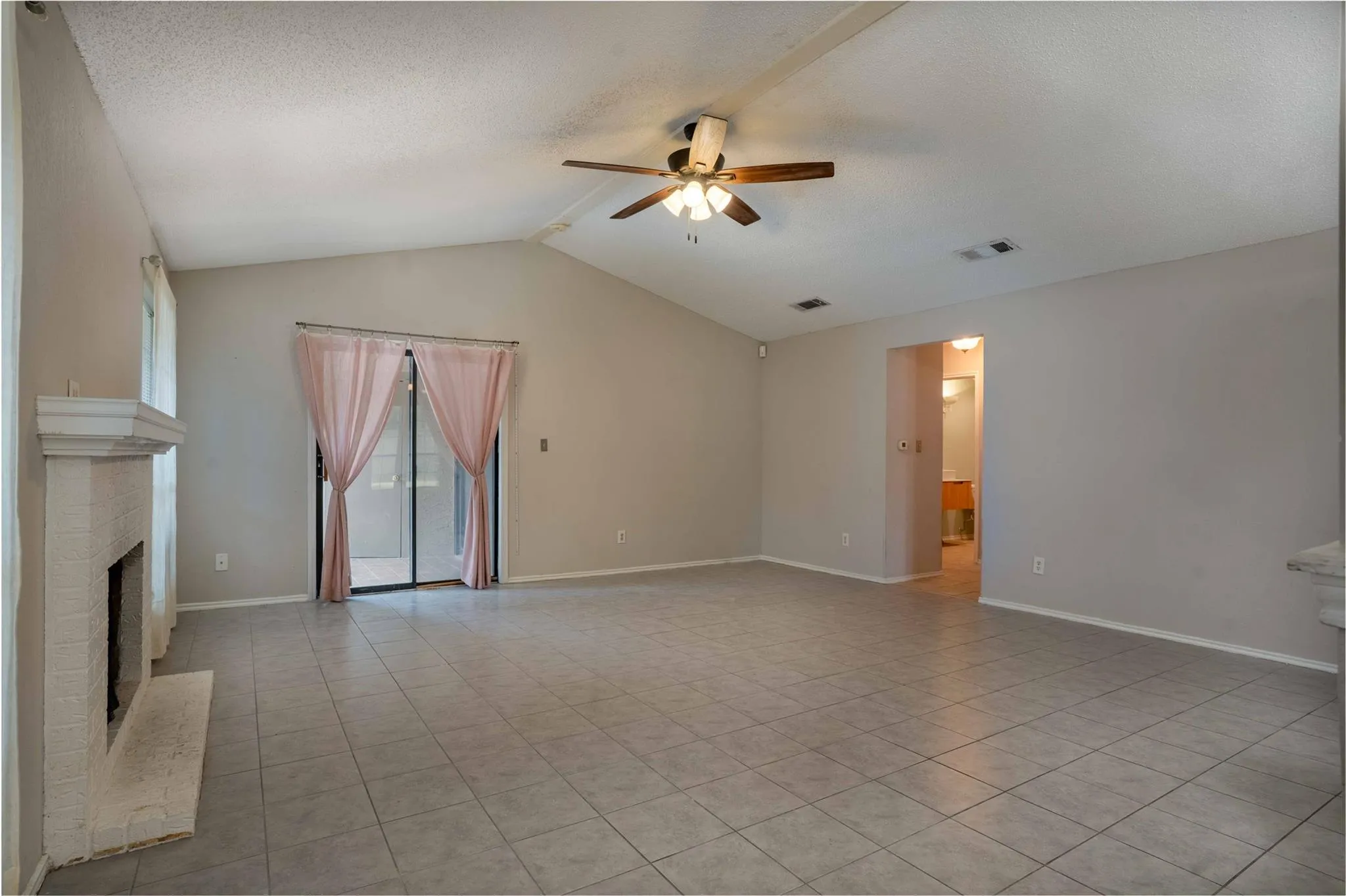Photo 4 of 1202 THORPE LN #315