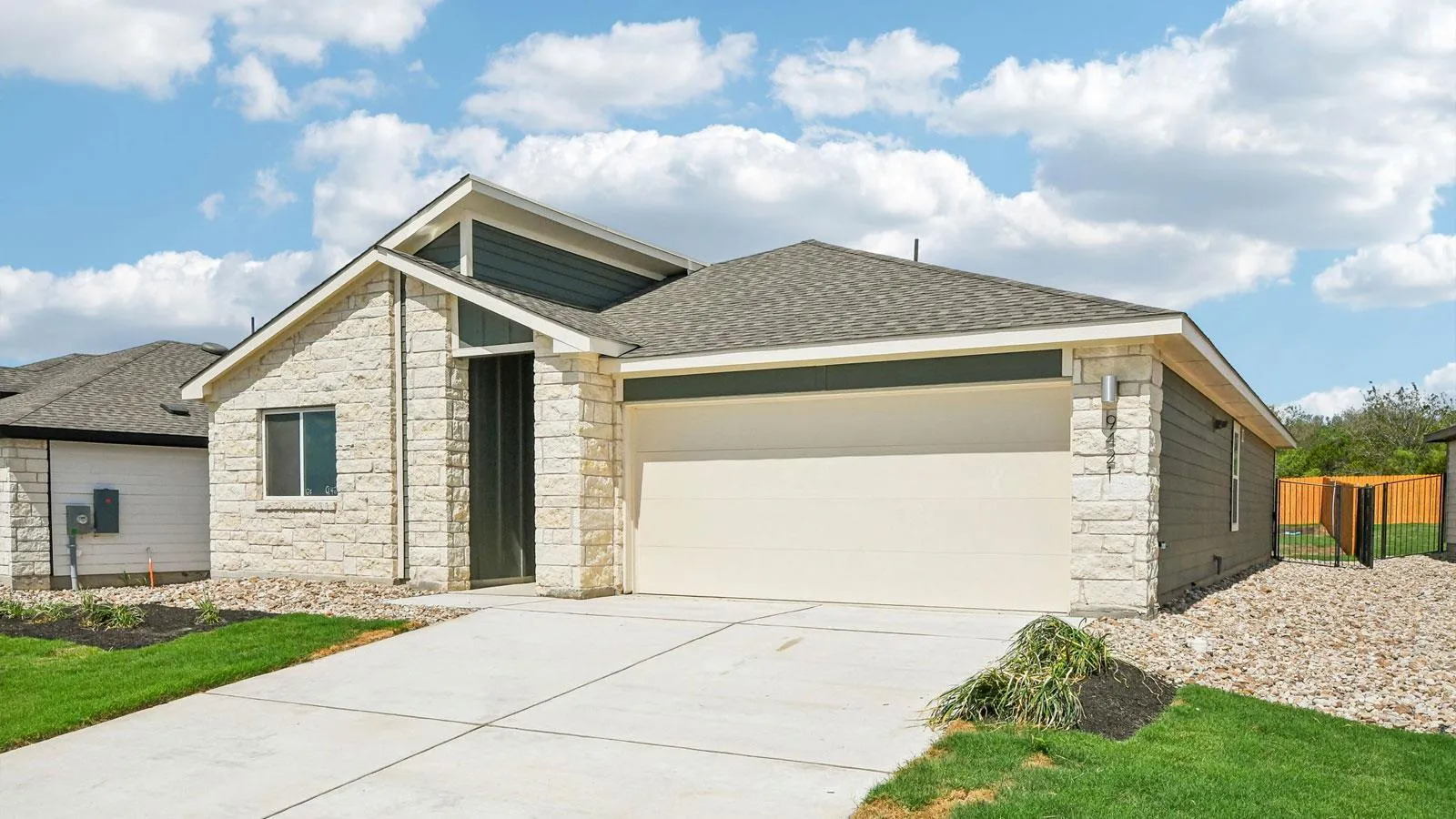 Photo 2 of 9421 BUCKSTITCH SADDLE DR