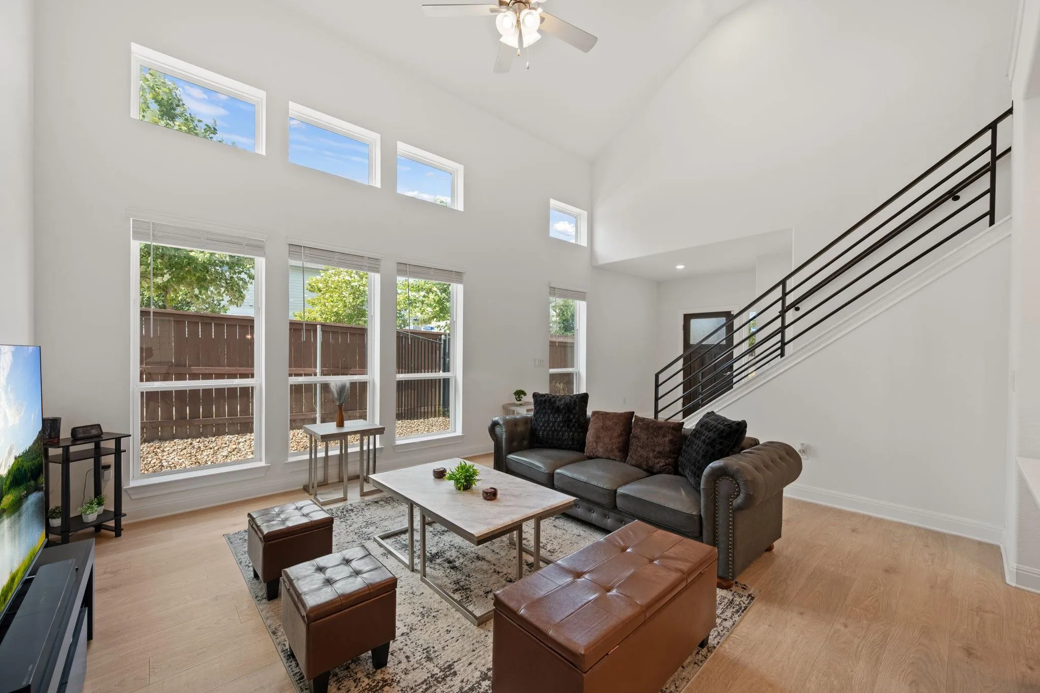 Photo 5 of 9900 DAWN PEARL DR
