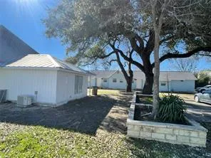 Photo 4 of 4926 CESAR CHAVEZ ST